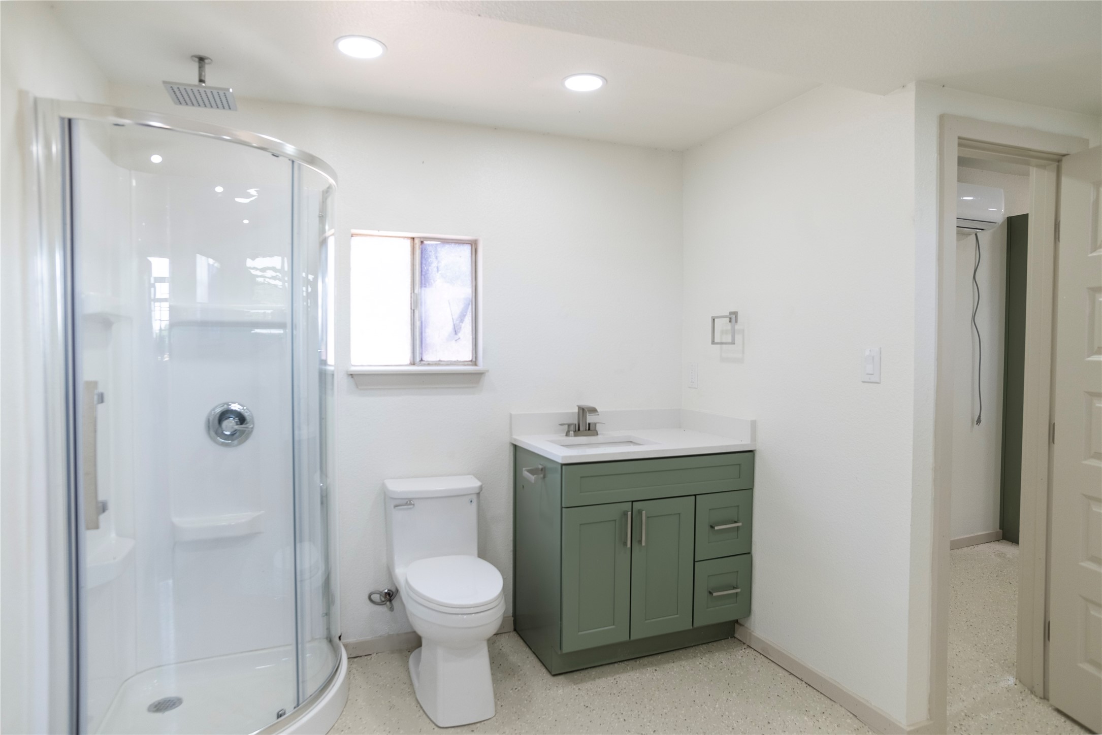 406 Private Road 3706