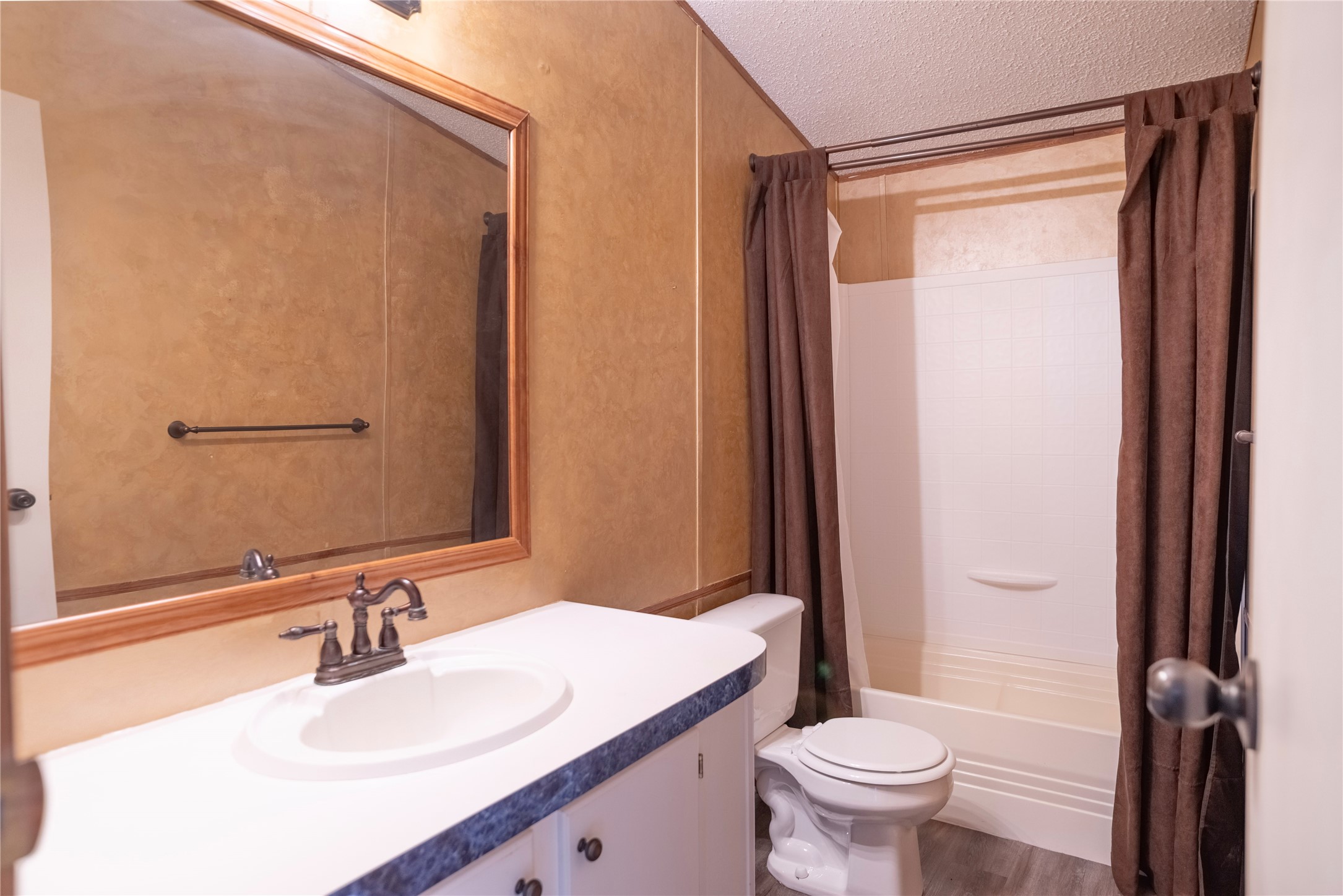 406 Private Road 3706