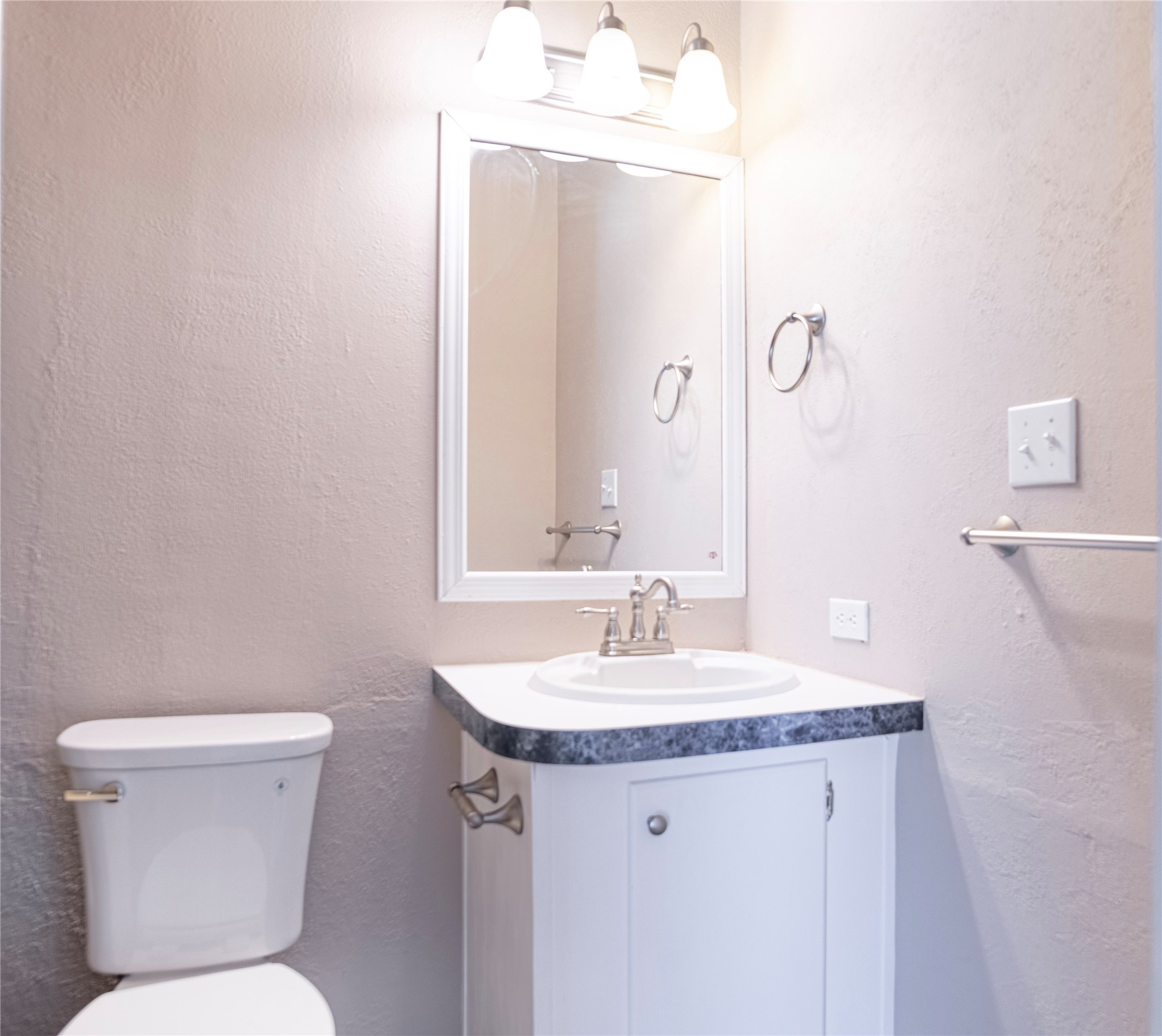 406 Private Road 3706