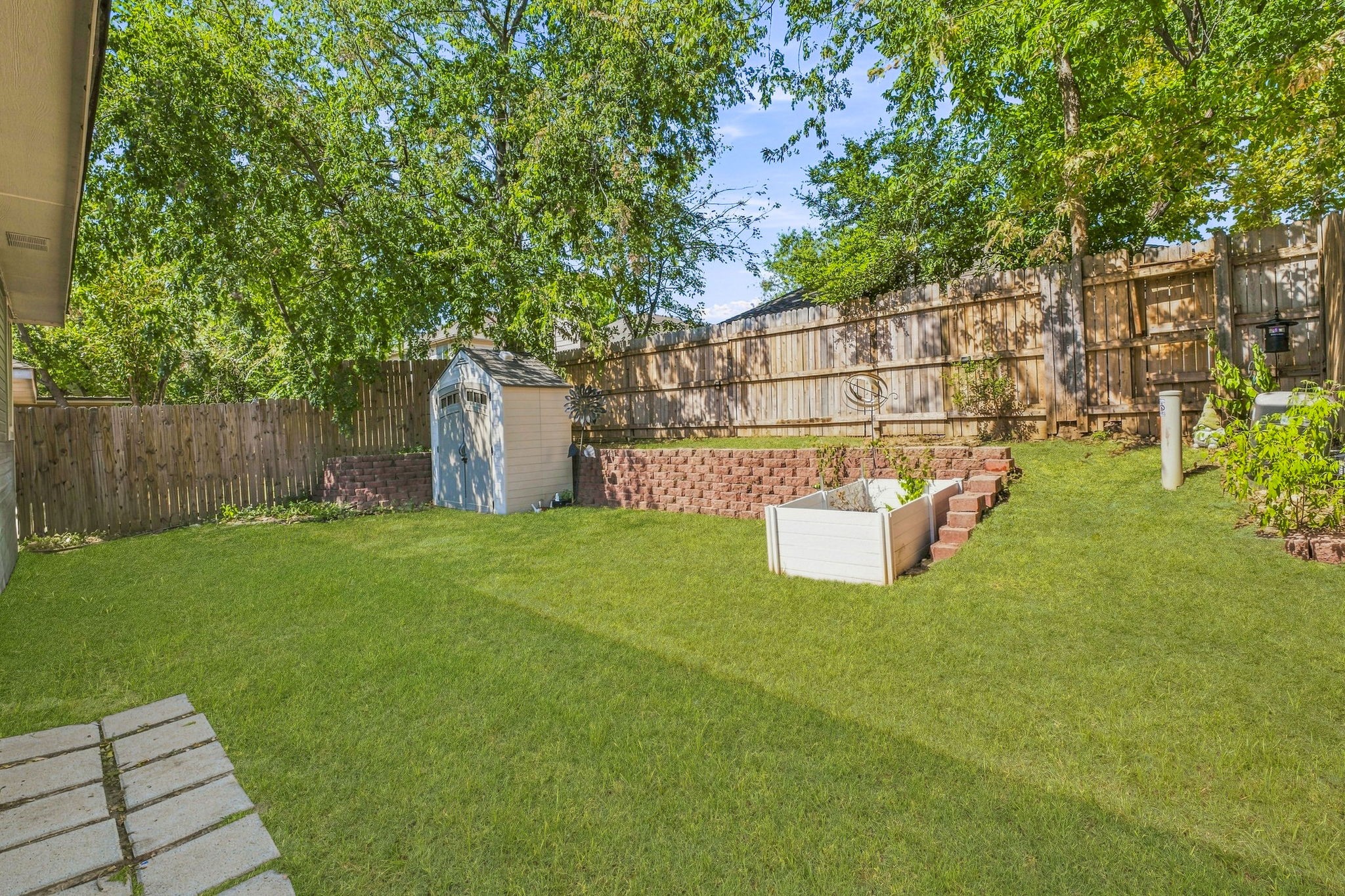 6913 Chaco Trail