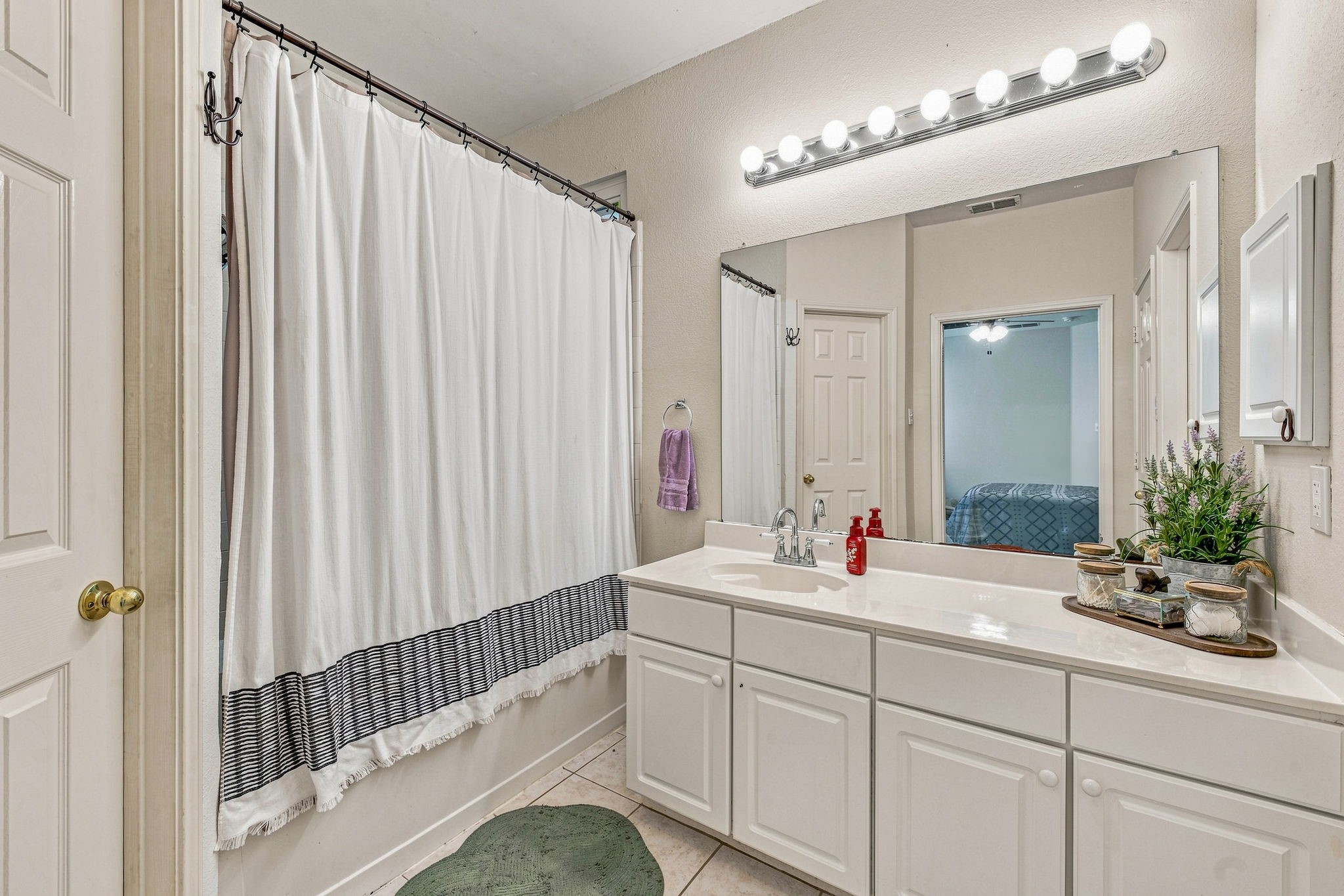 6913 Chaco Trail