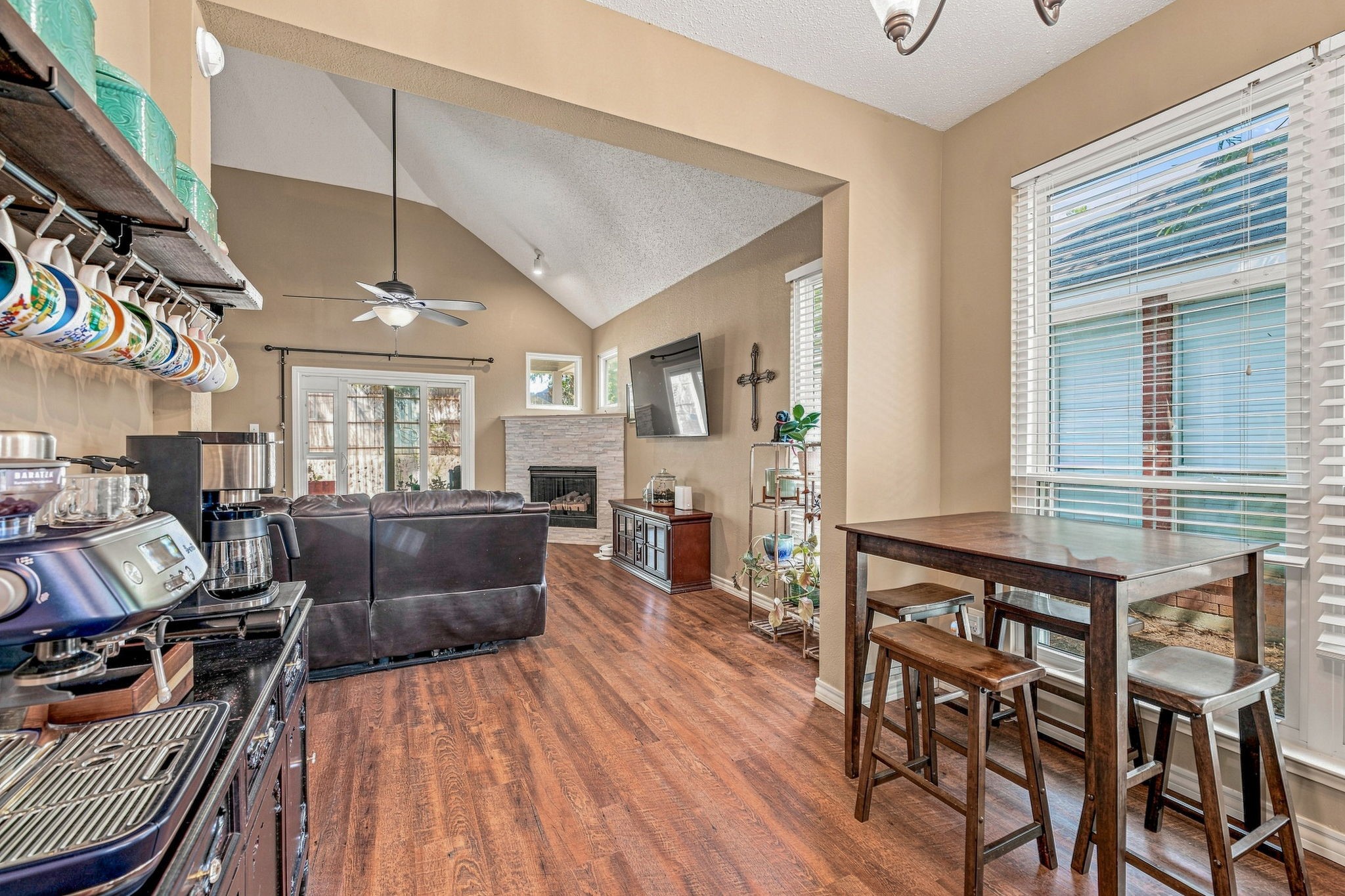 6913 Chaco Trail