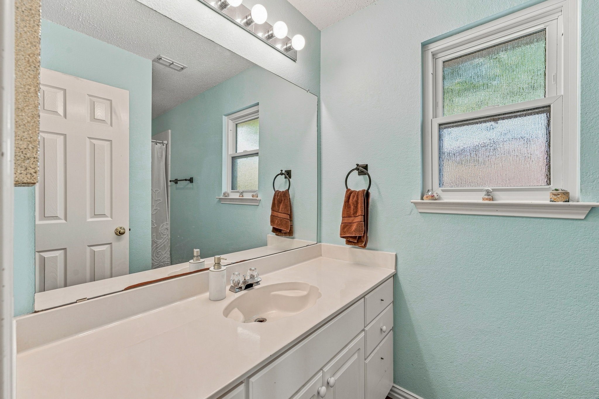 6913 Chaco Trail