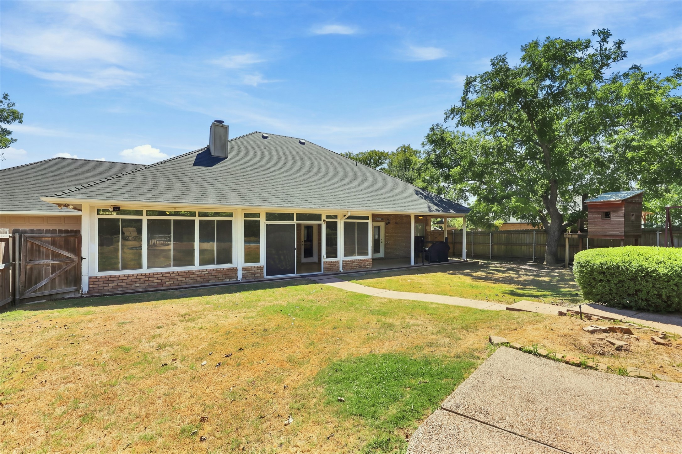 9014 Woodlawn Drive