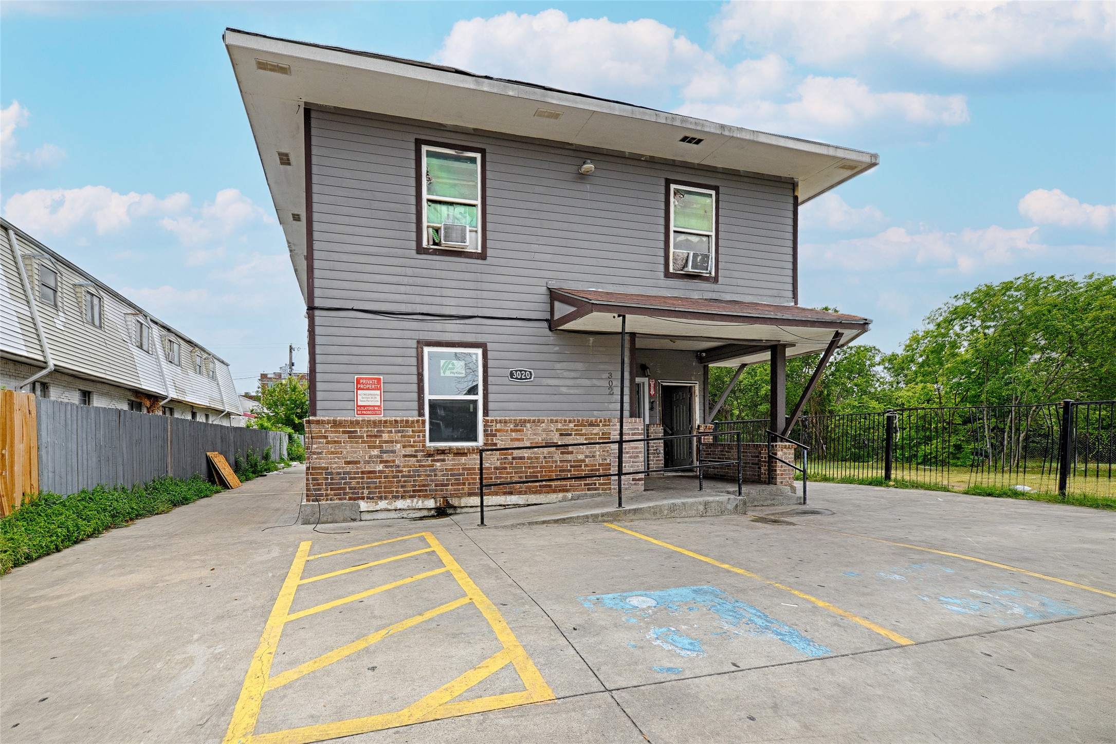 3020 South Boulevard 6