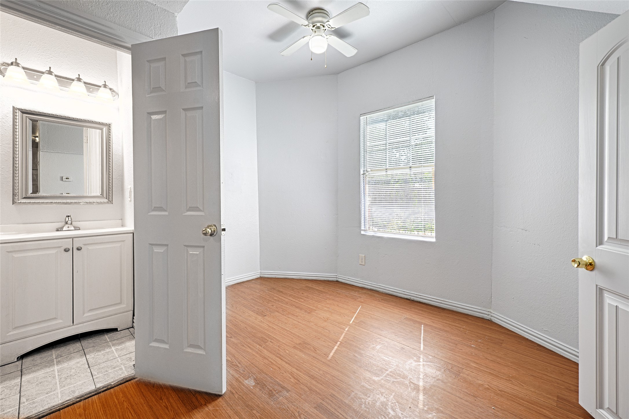 3020 South Boulevard 6