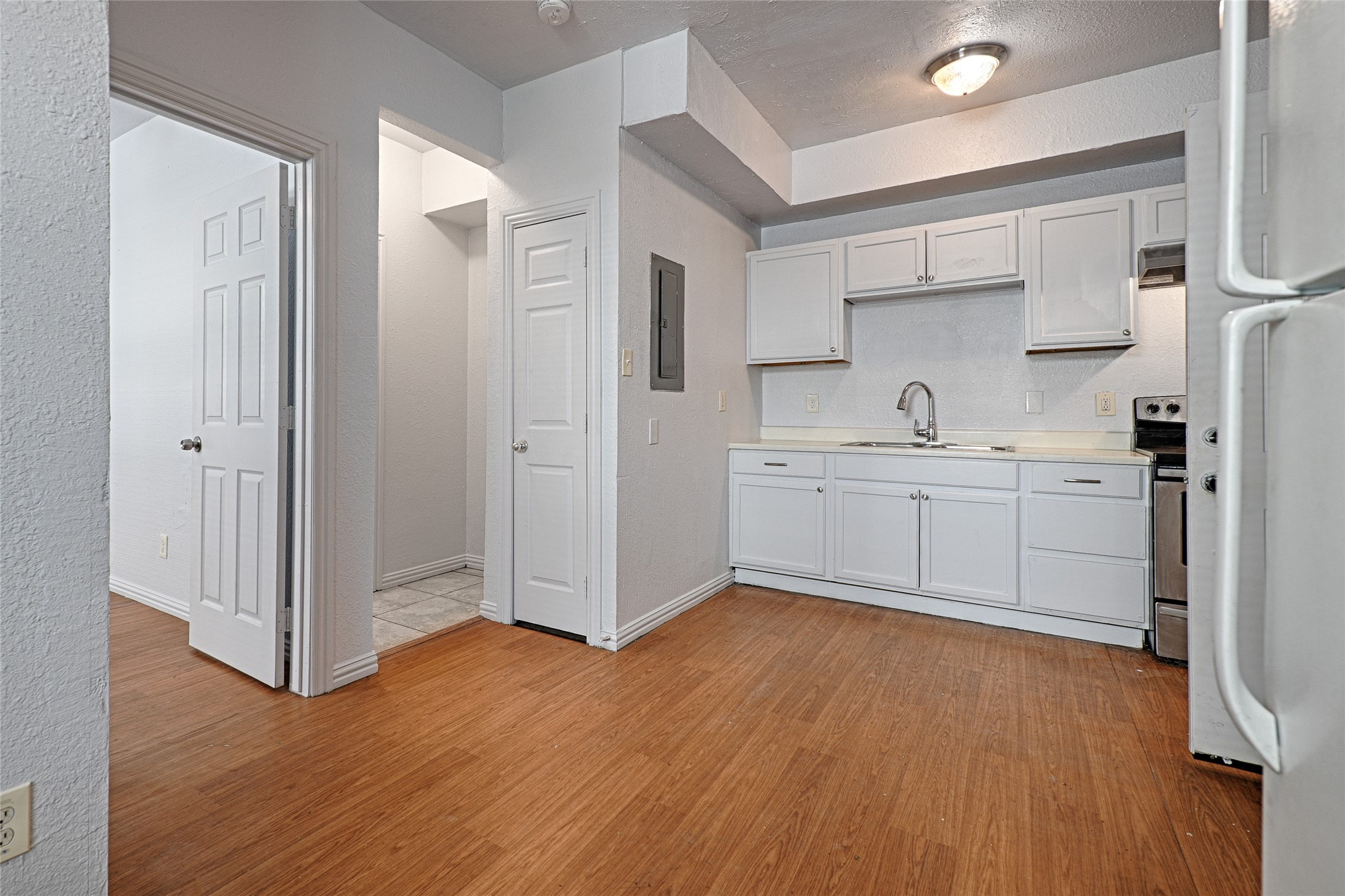 3020 South Boulevard 6