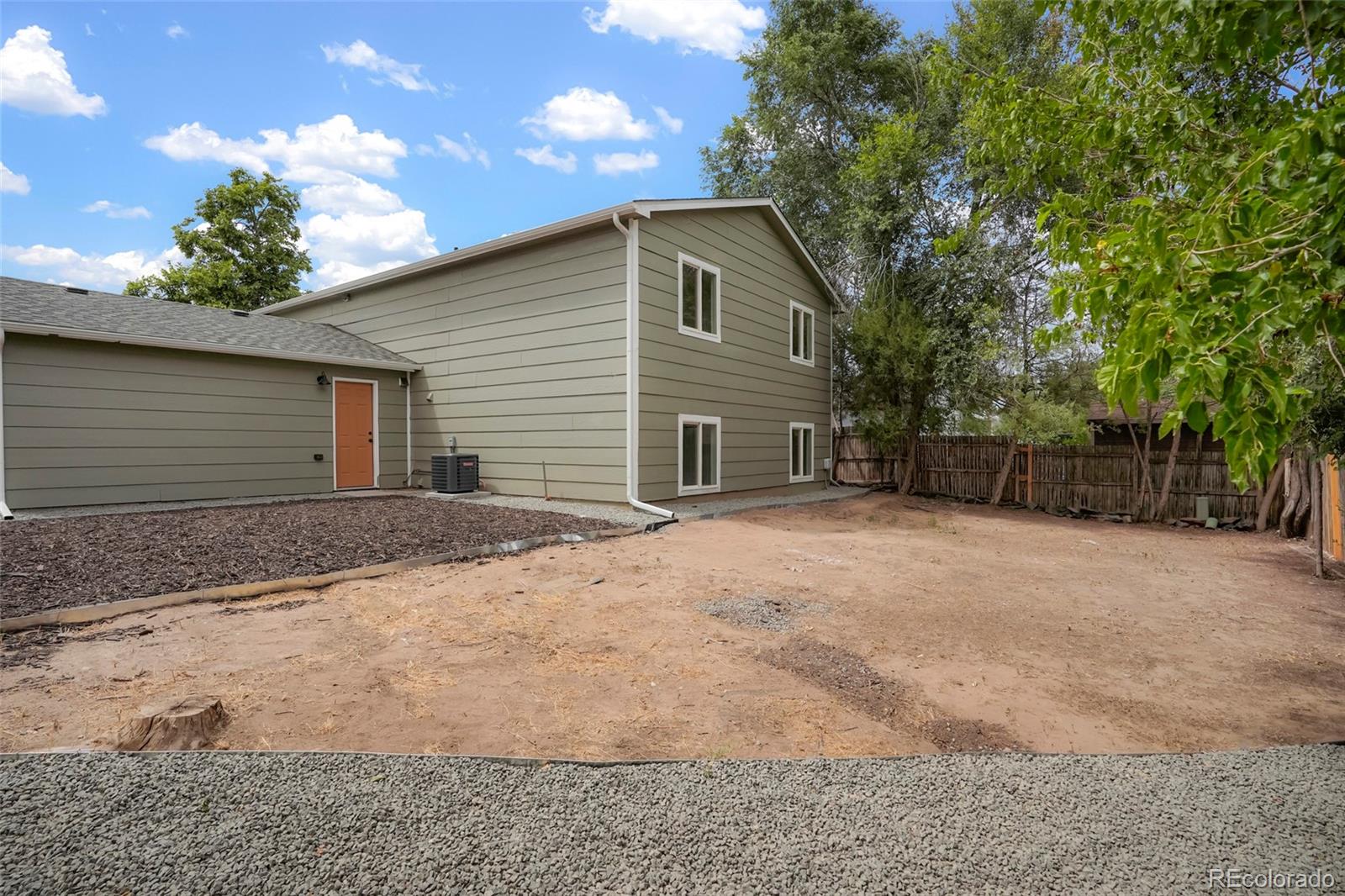 2216 Apple Avenue