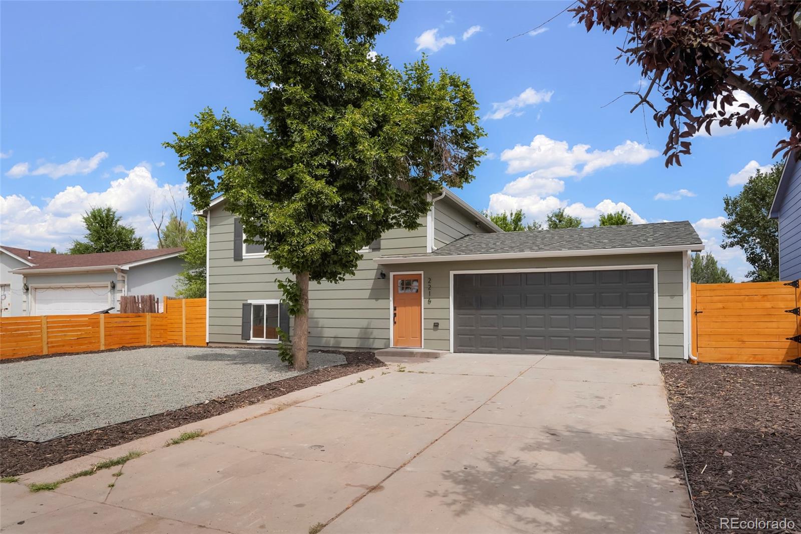 2216 Apple Avenue