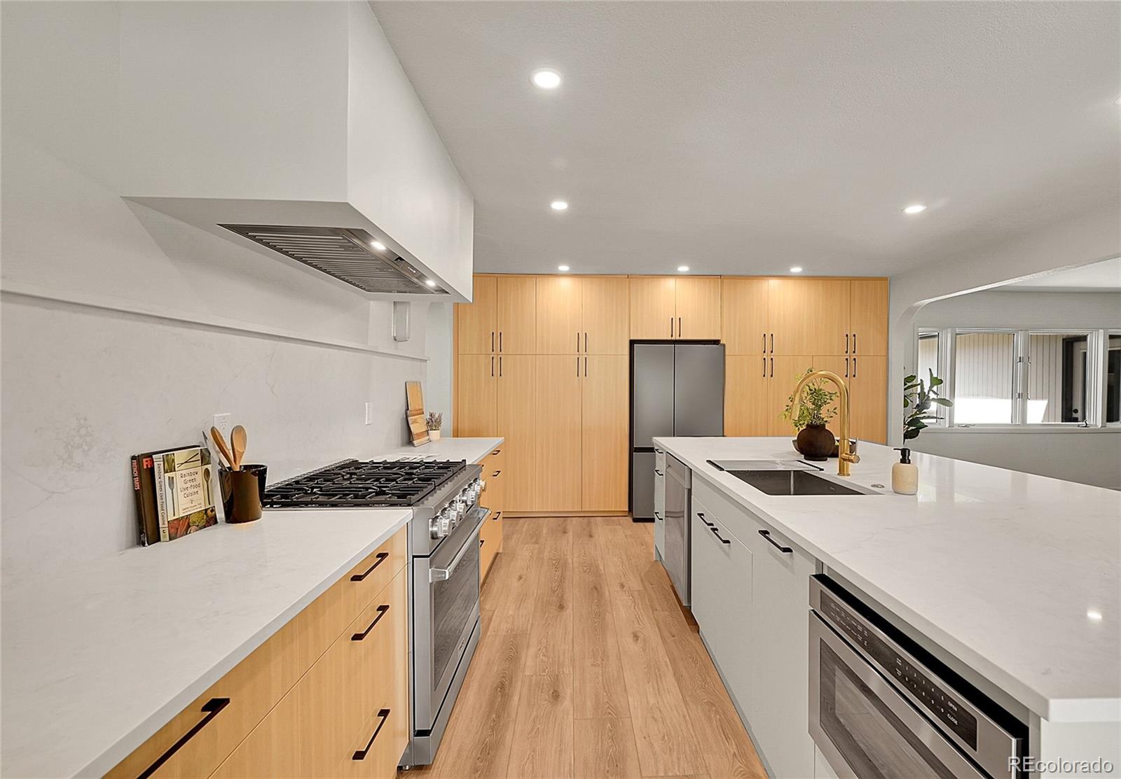 3736 S Hibiscus Way