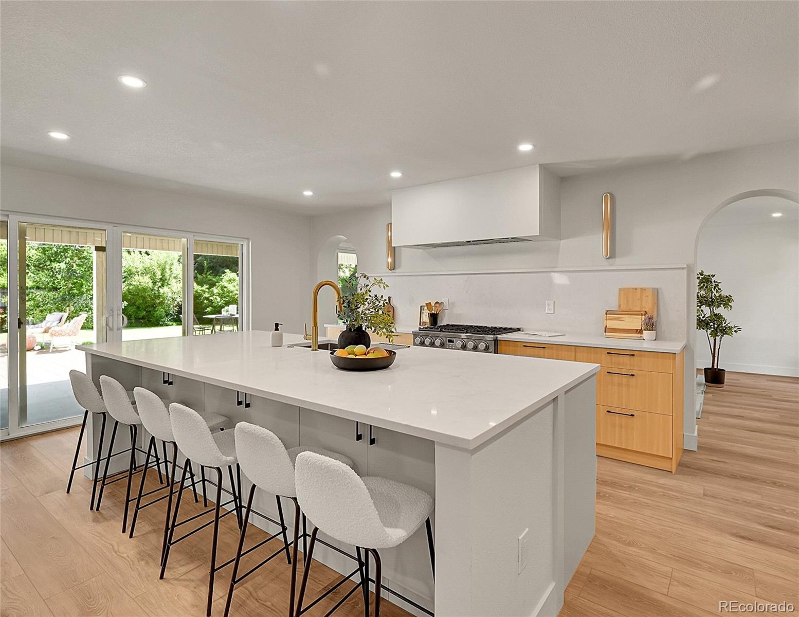 3736 S Hibiscus Way