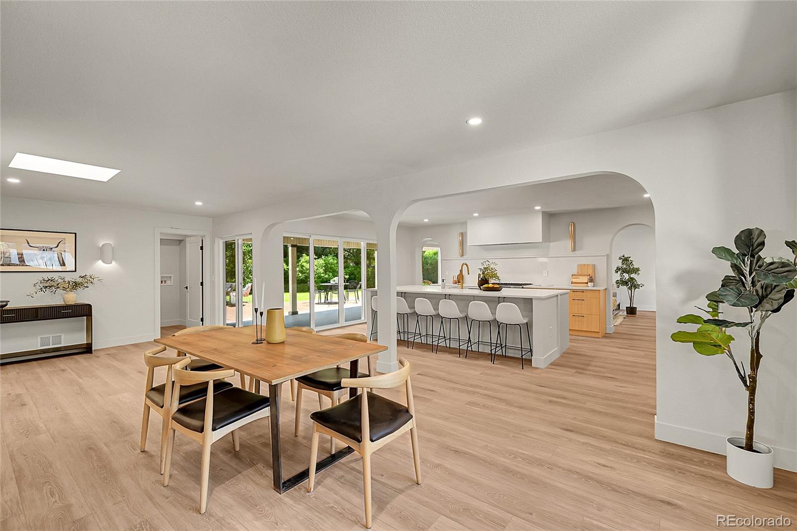 3736 S Hibiscus Way