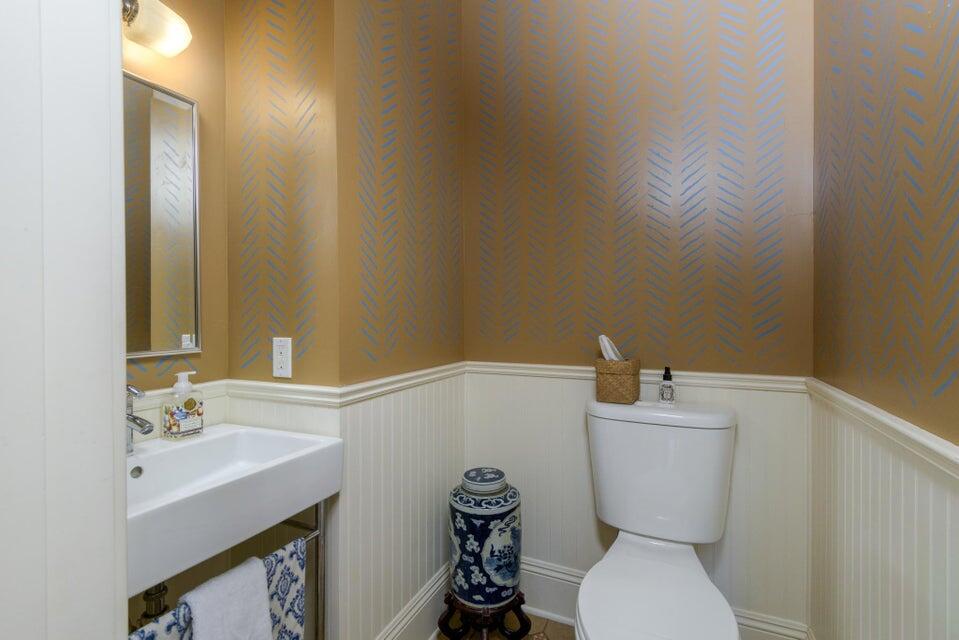 320 E Victoria Street, A