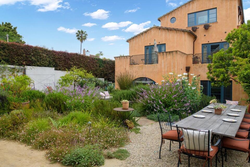 320 E Victoria Street, A