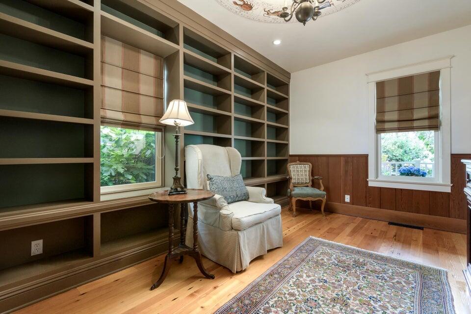 320 E Victoria Street, A