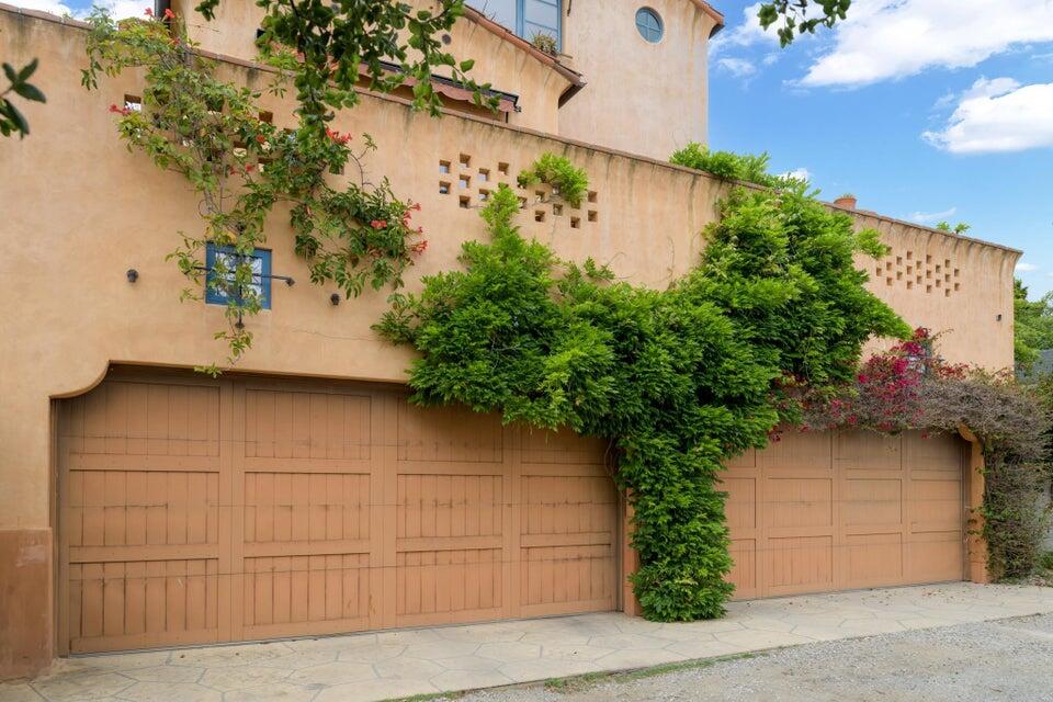 320 E Victoria Street, A