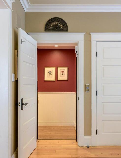 320 E Victoria Street, A