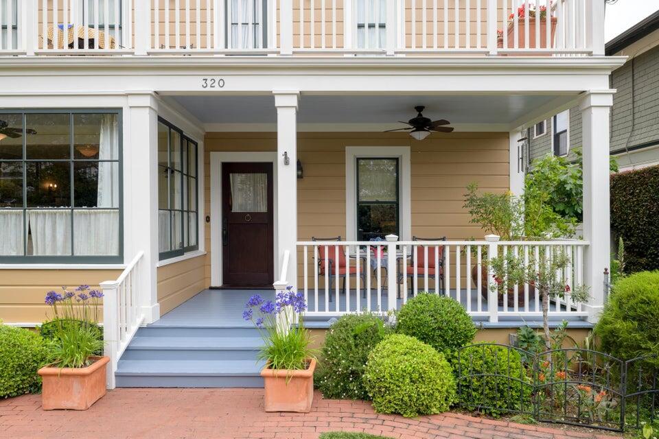 320 E Victoria Street, A