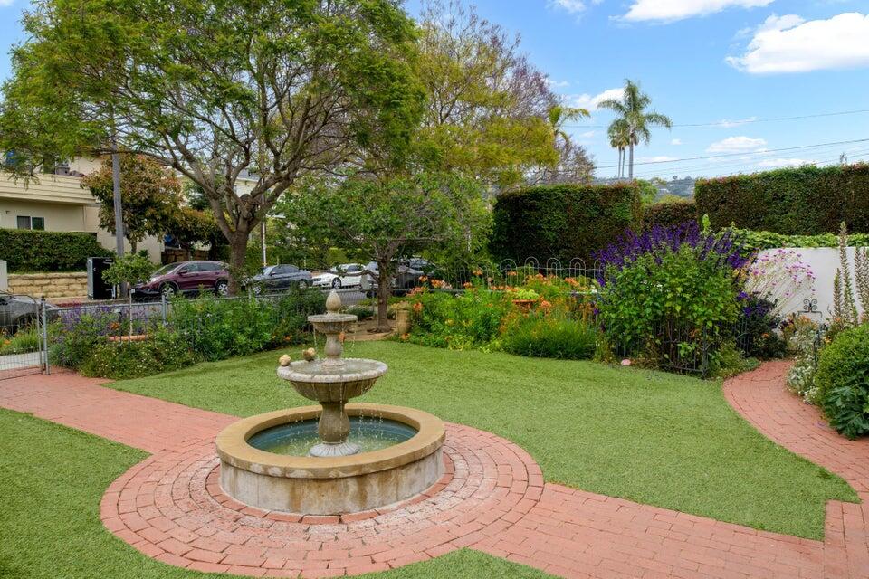 320 E Victoria Street, A