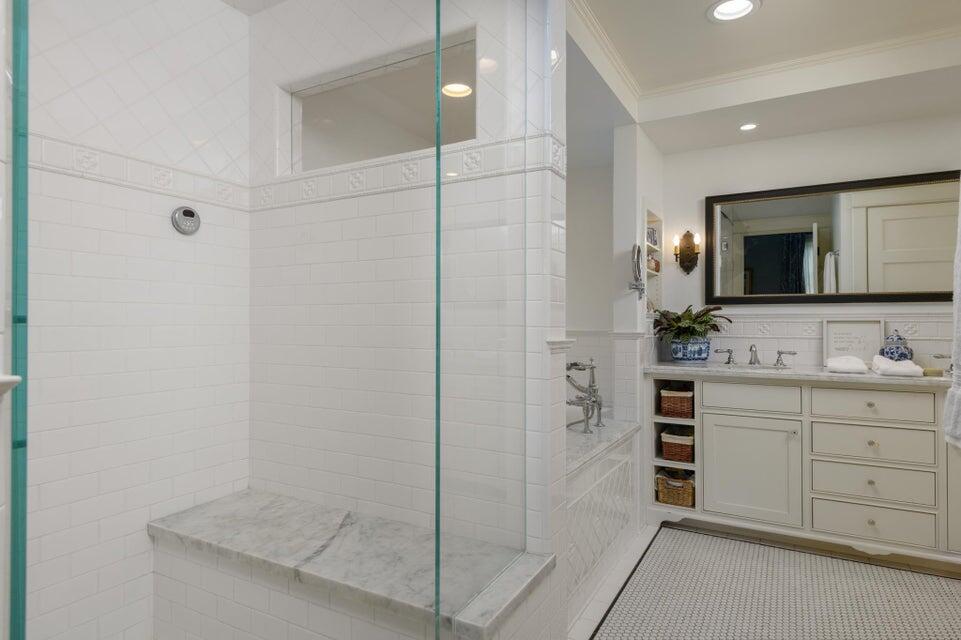 320 E Victoria Street, A