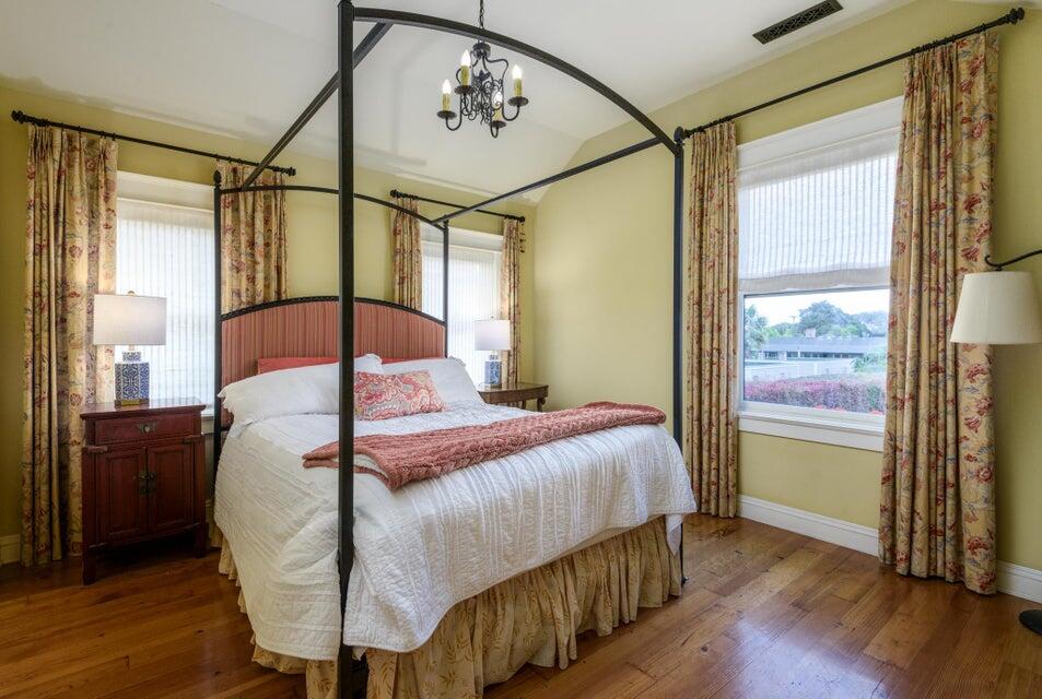 320 E Victoria Street, A