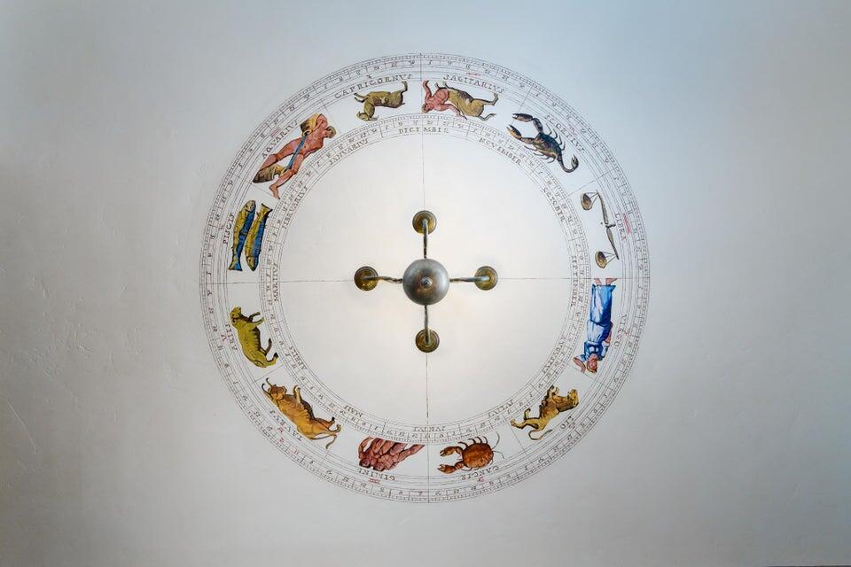 320 E Victoria Street, A