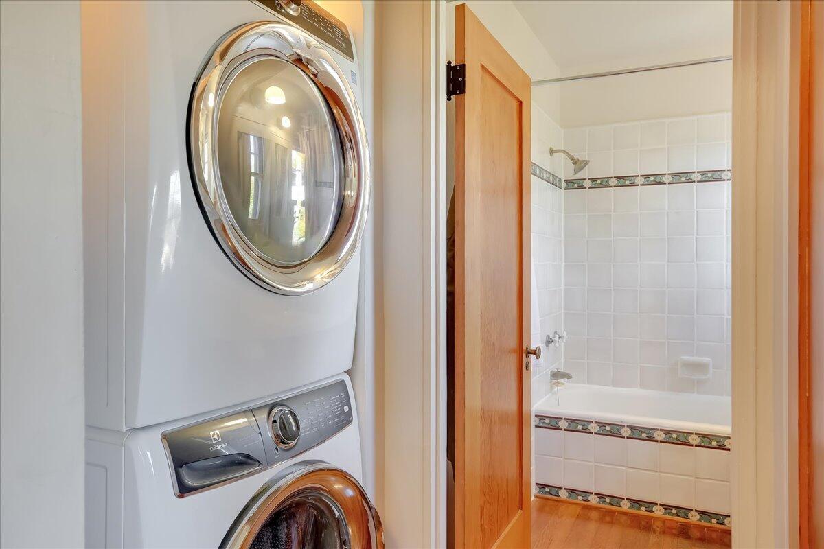 21 W Los Olivos Street