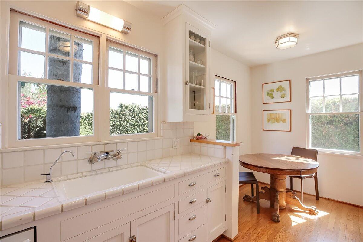 21 W Los Olivos Street