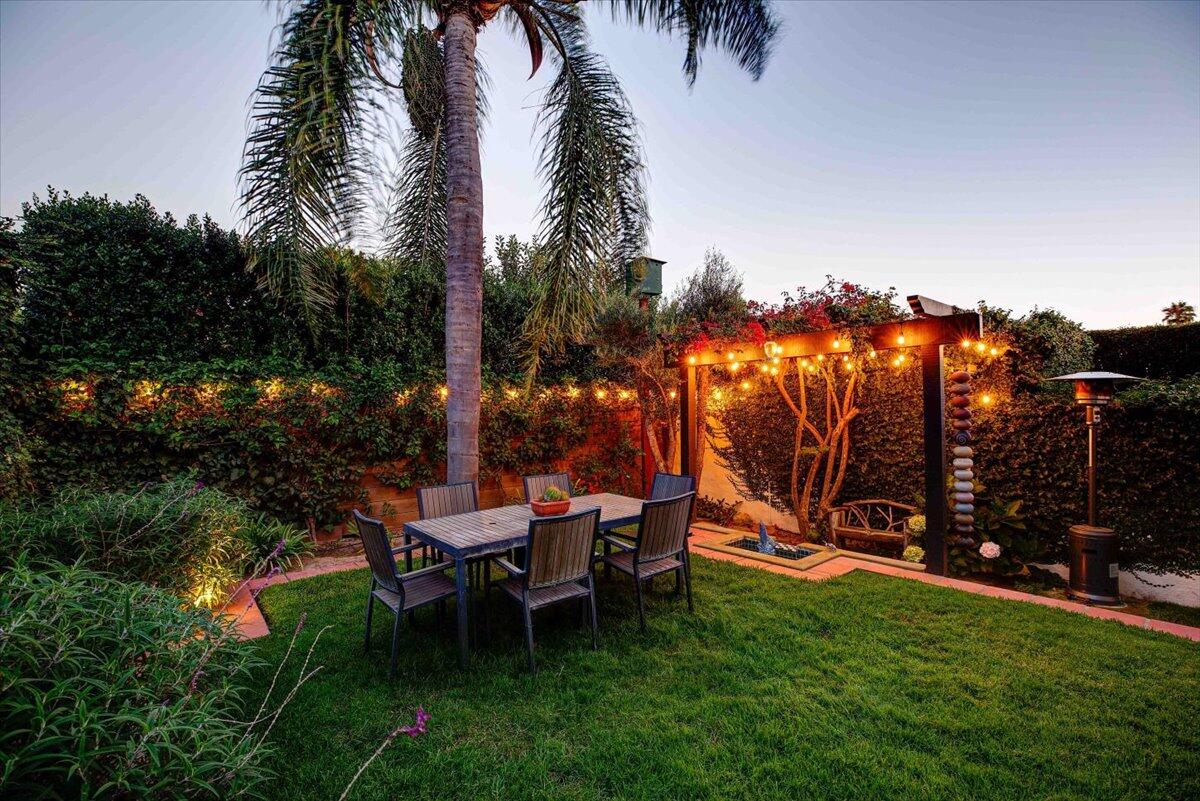 21 W Los Olivos Street