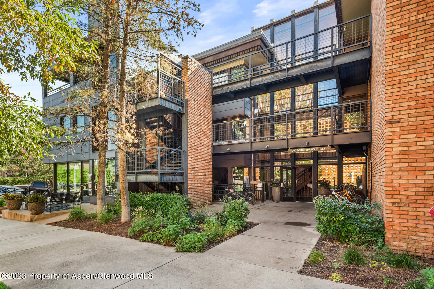 300 S Spring Street Unit: 202 & 302