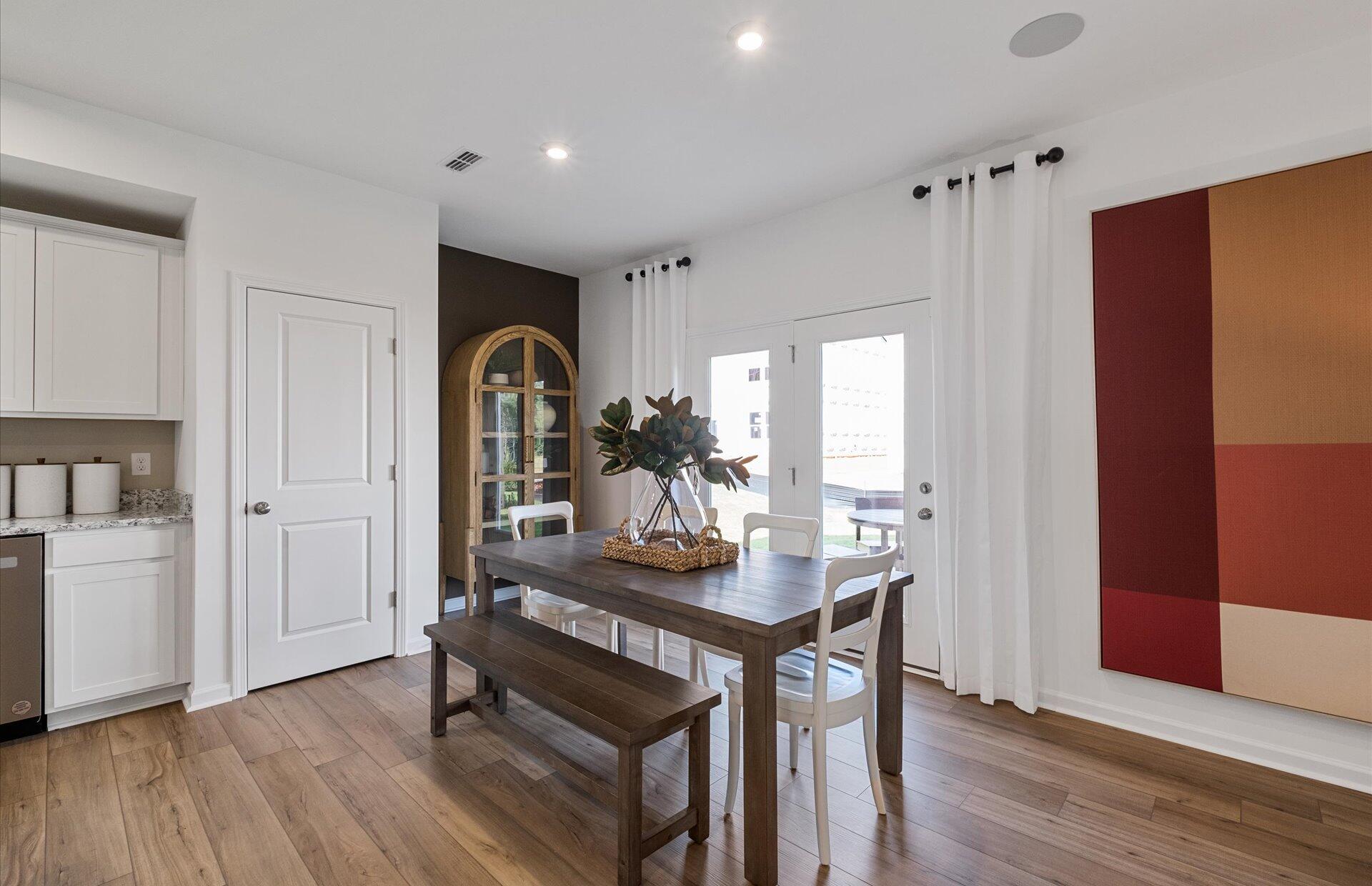 762 Meadowbrook Lane