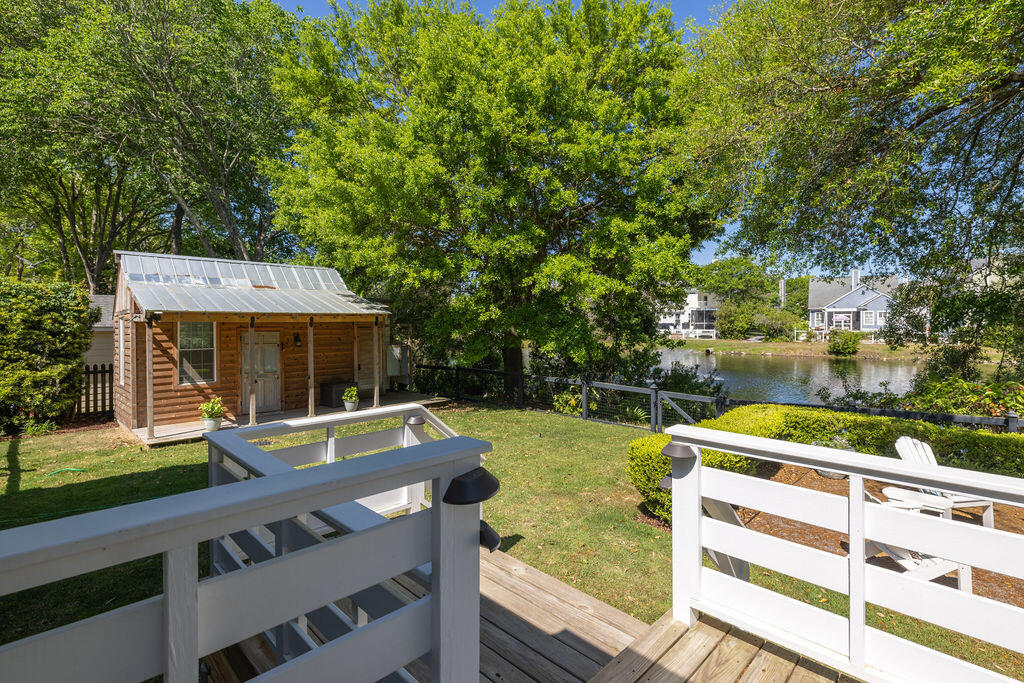 1516 Village Square