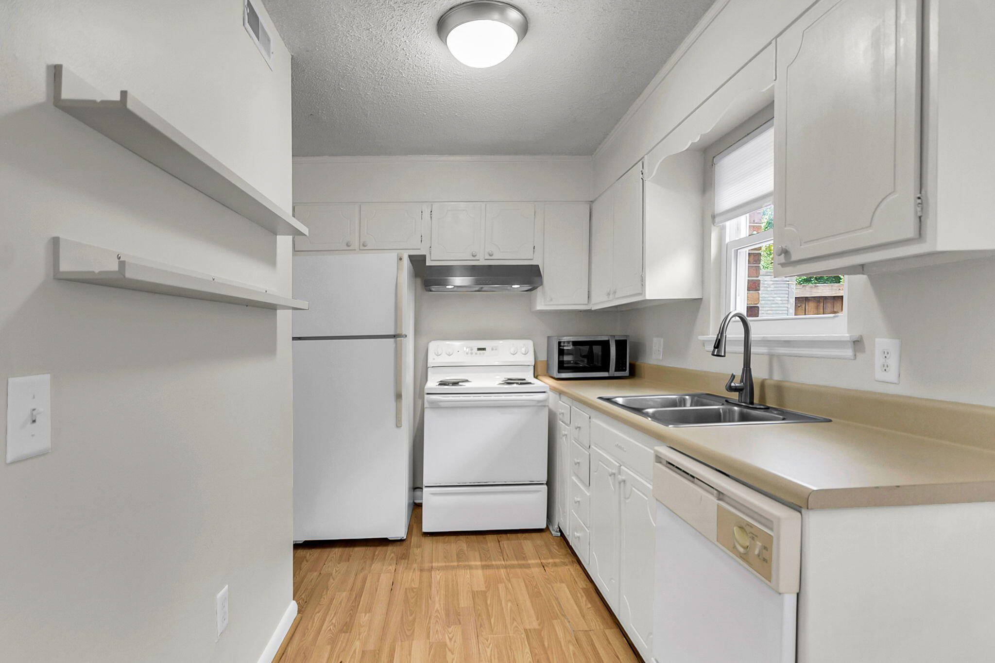 415 Parkdale Drive # 4b