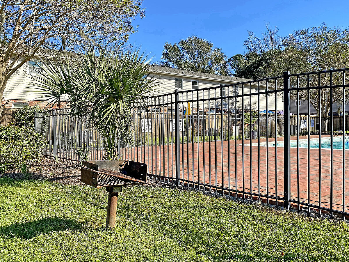 415 Parkdale Drive # 4b