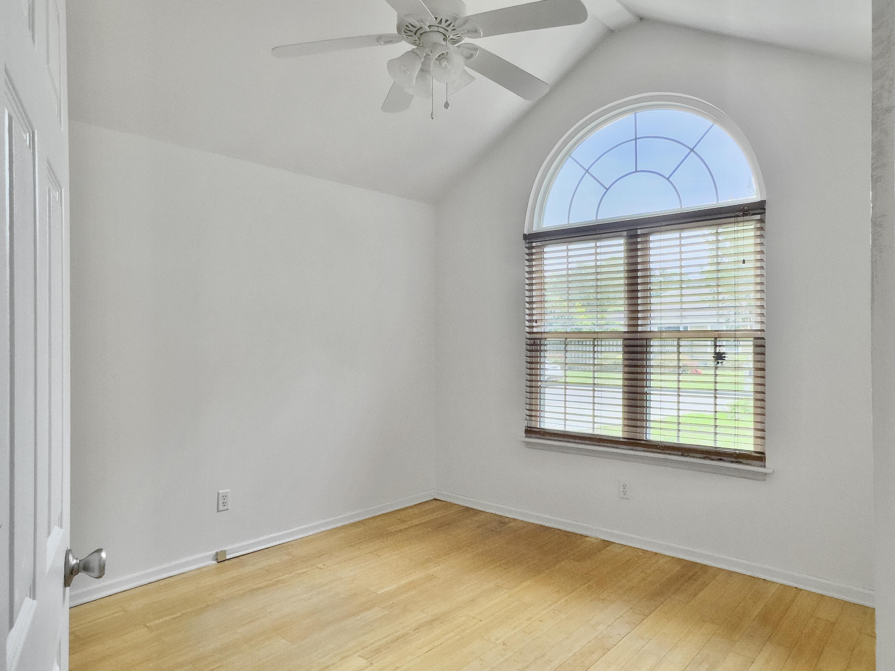 1309 Llewellyn Road