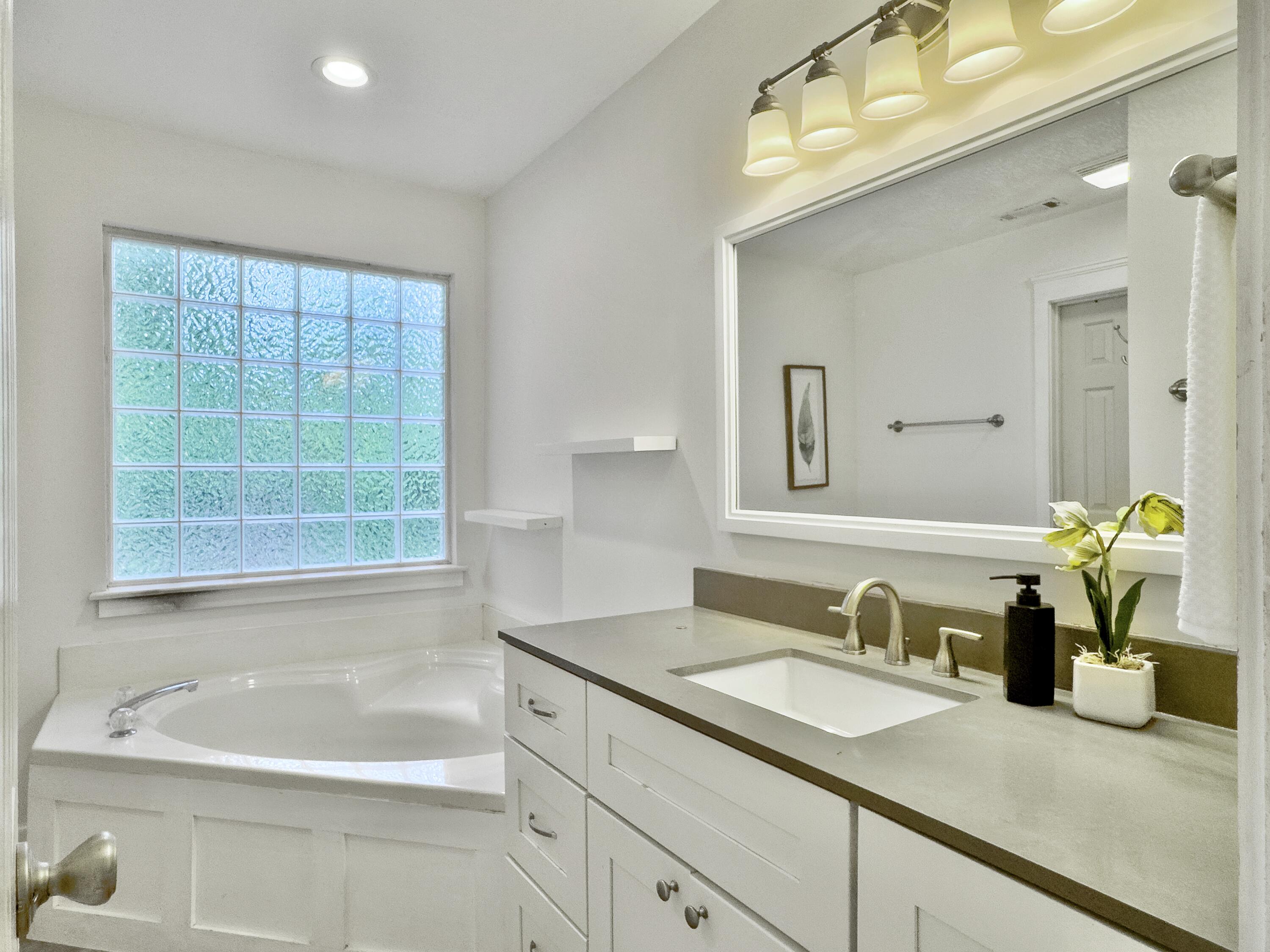1309 Llewellyn Road