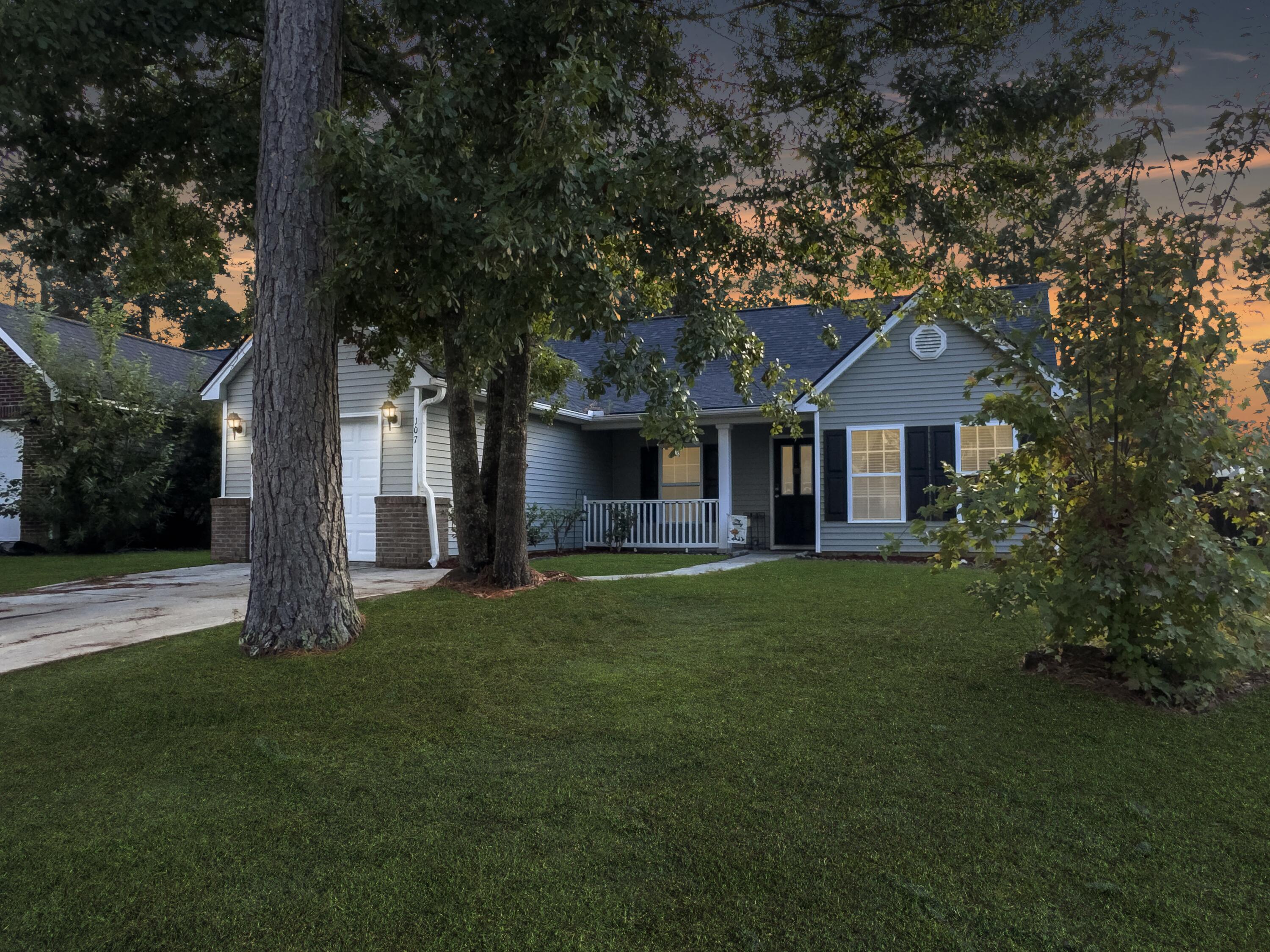 107 Mcgrady Drive, Ladson