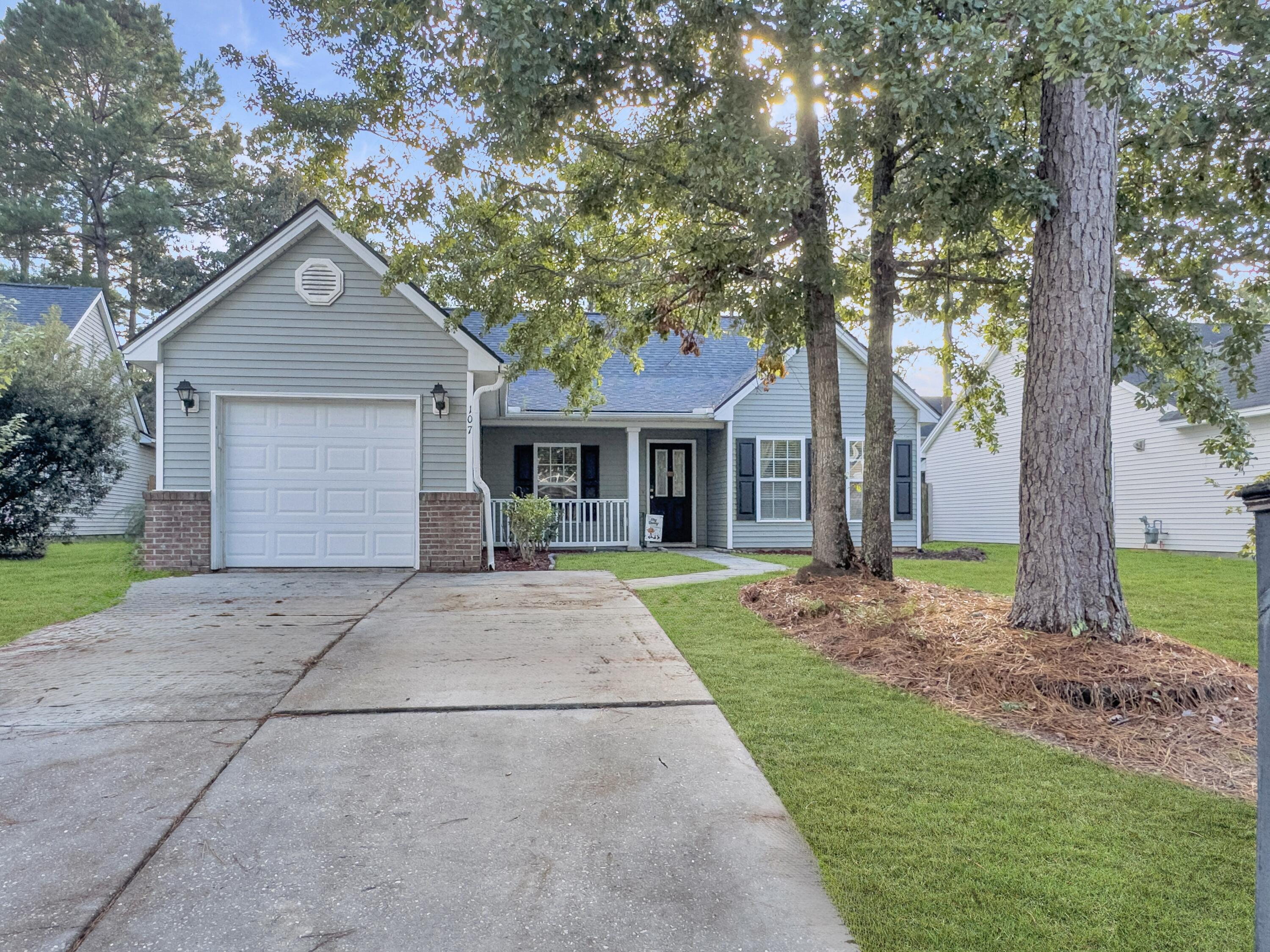 107 Mcgrady Drive, Ladson