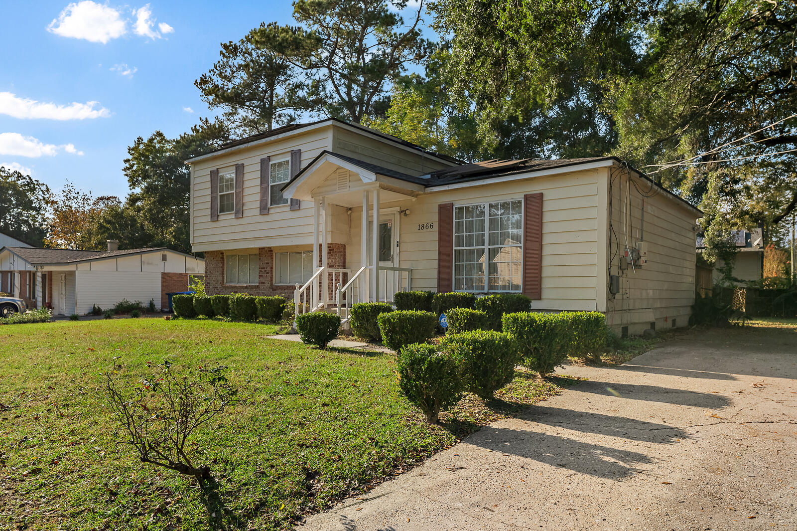 1866 Manigault Place