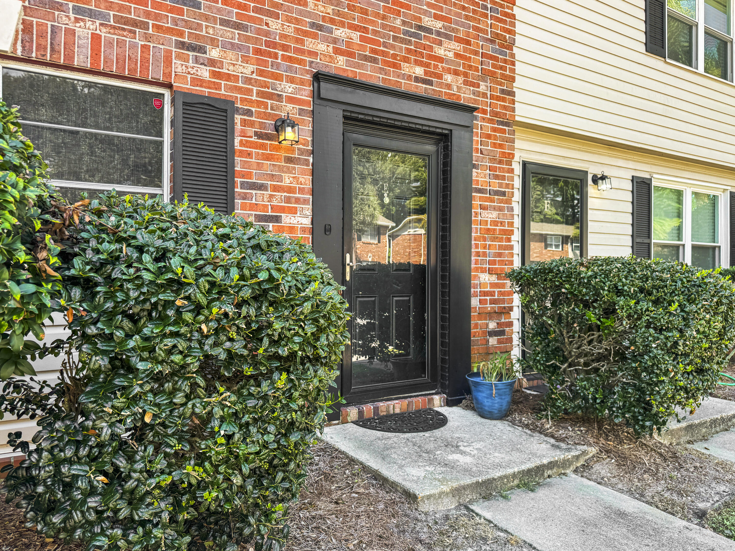 415 Parkdale Drive # 9e