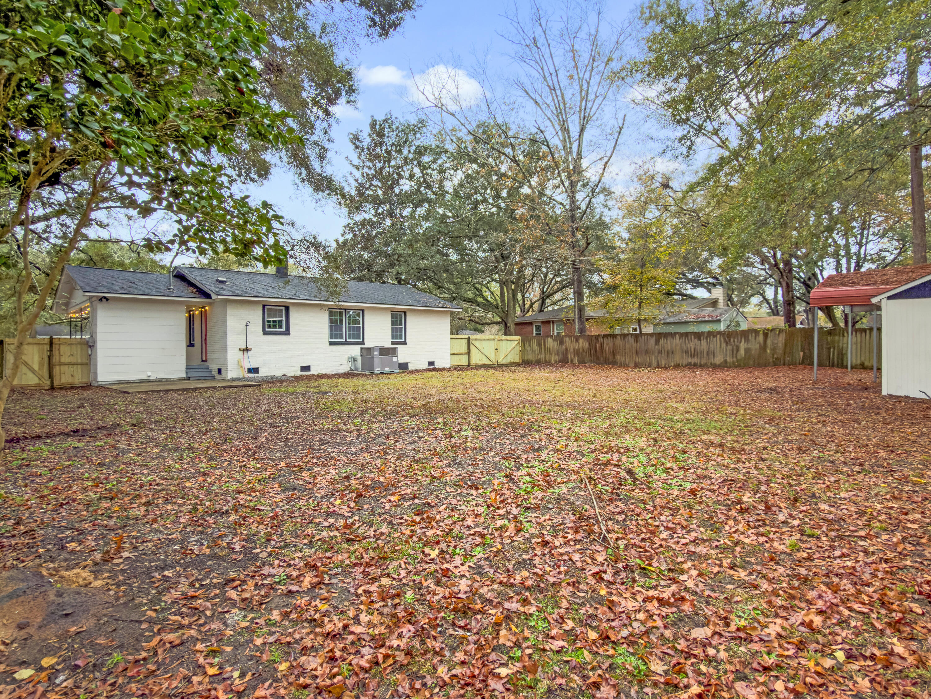 2632 Ridgewood Avenue