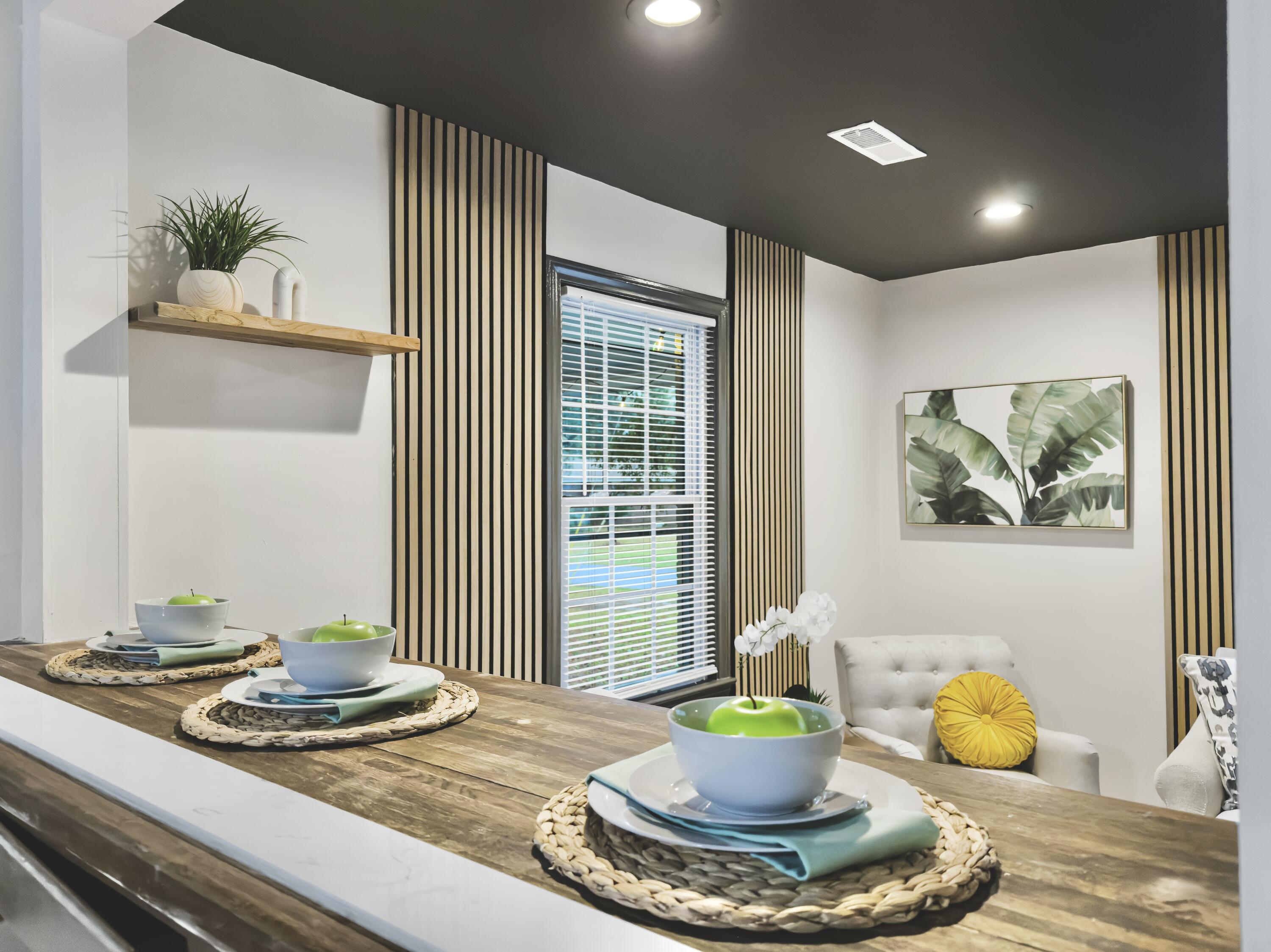 2632 Ridgewood Avenue