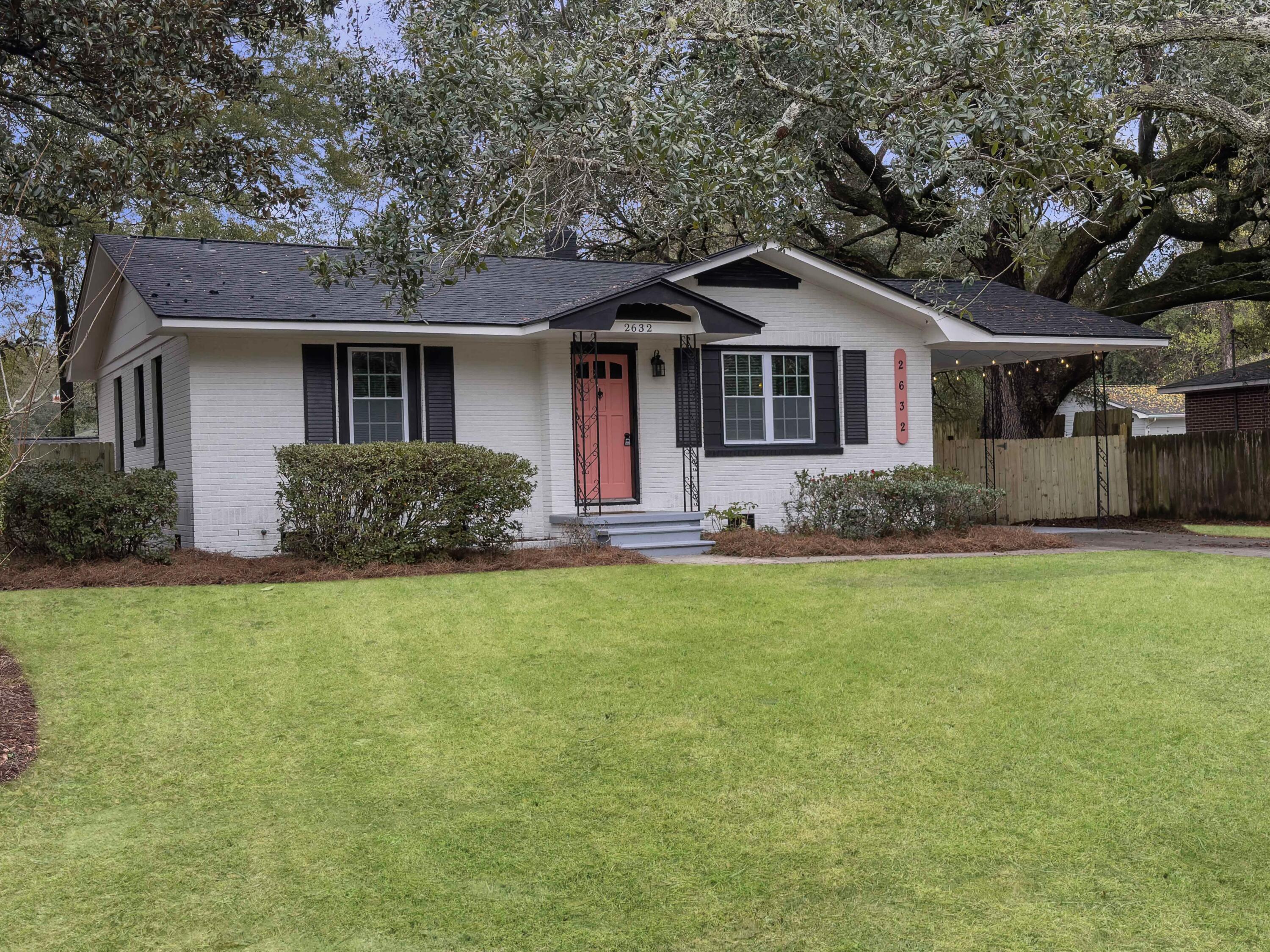 2632 Ridgewood Avenue