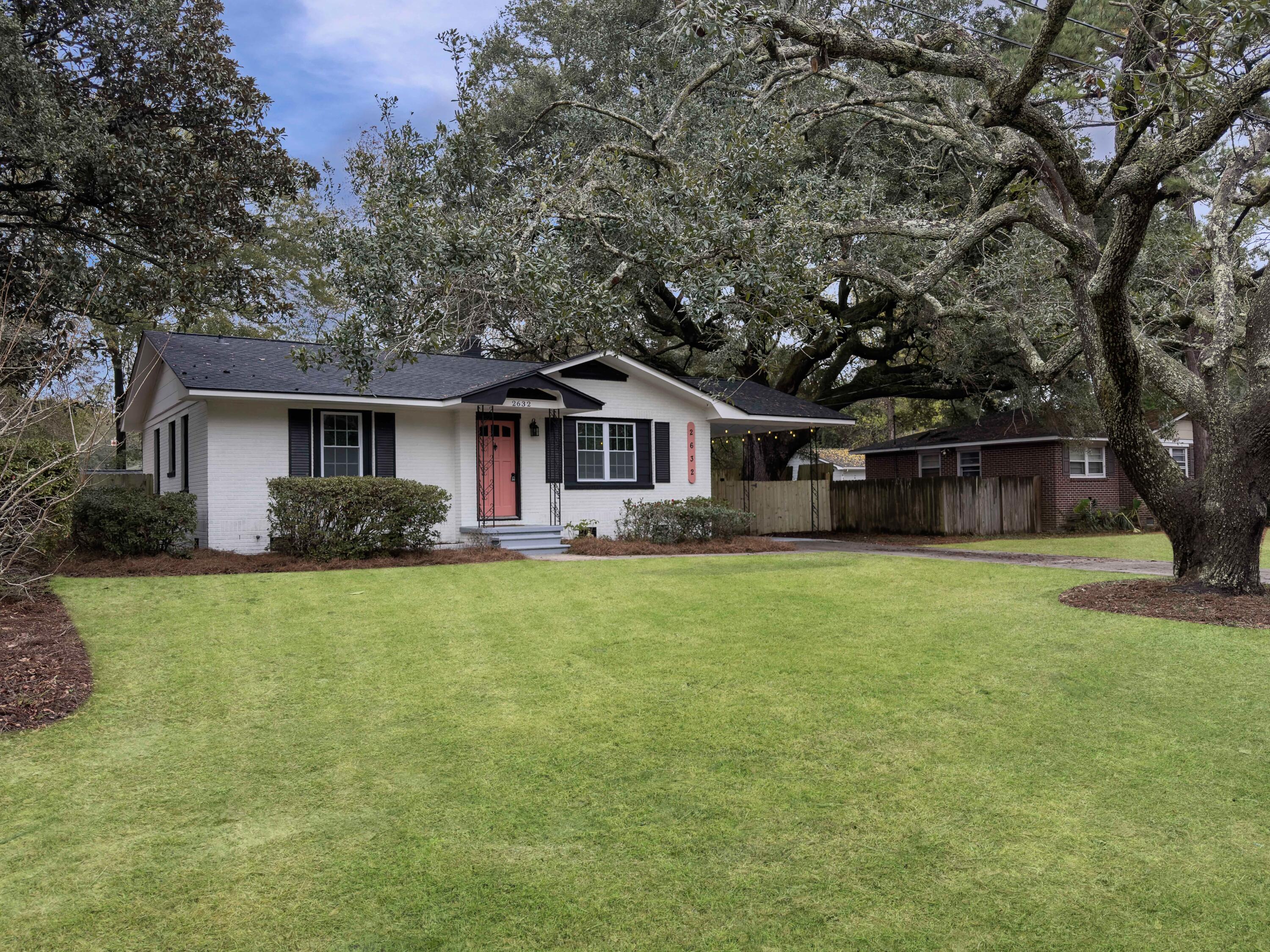 2632 Ridgewood Avenue