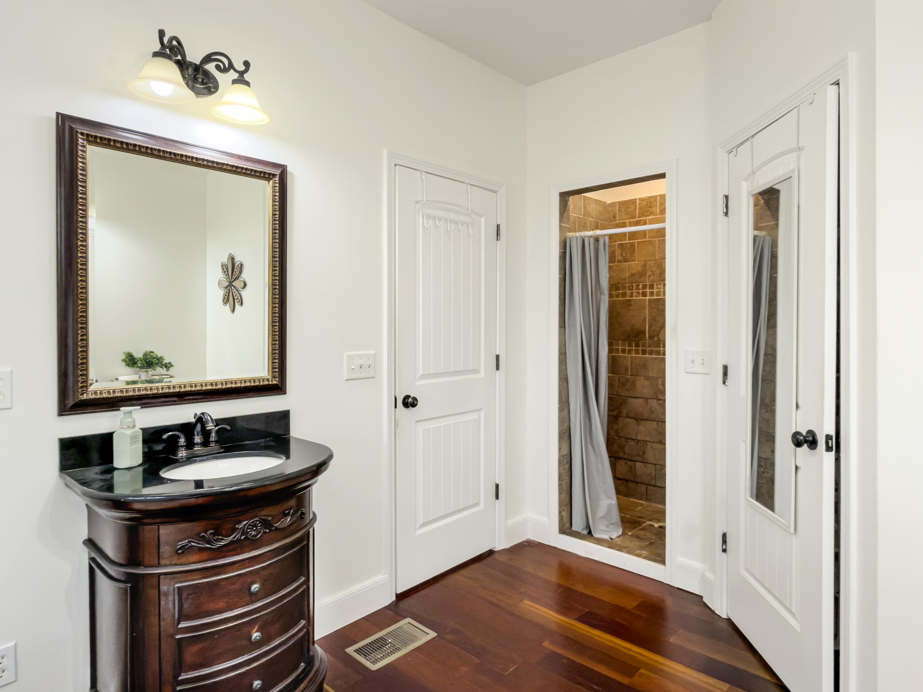 1336/1346 Whitehouse Road