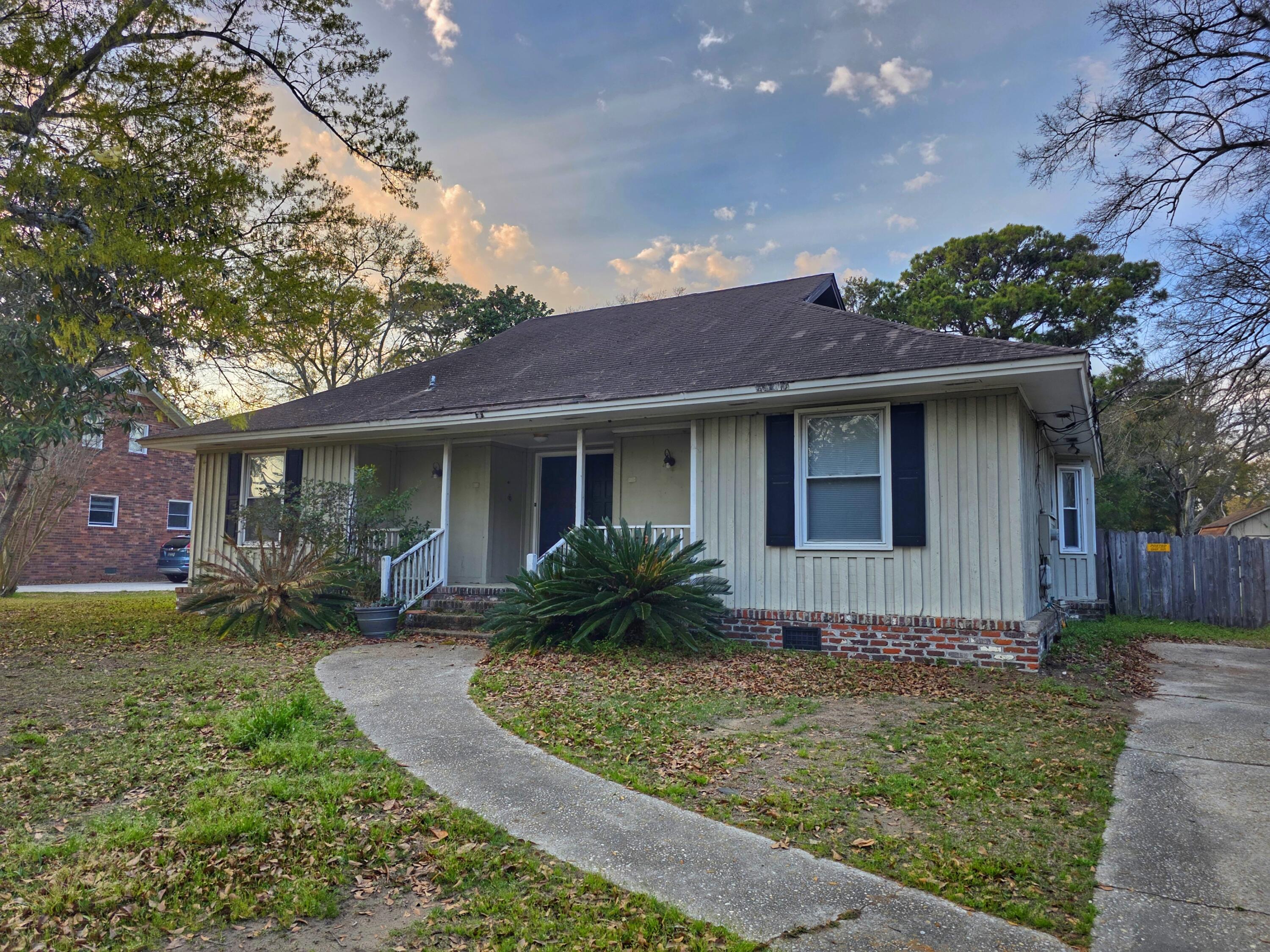 857 Piccadilly Circle