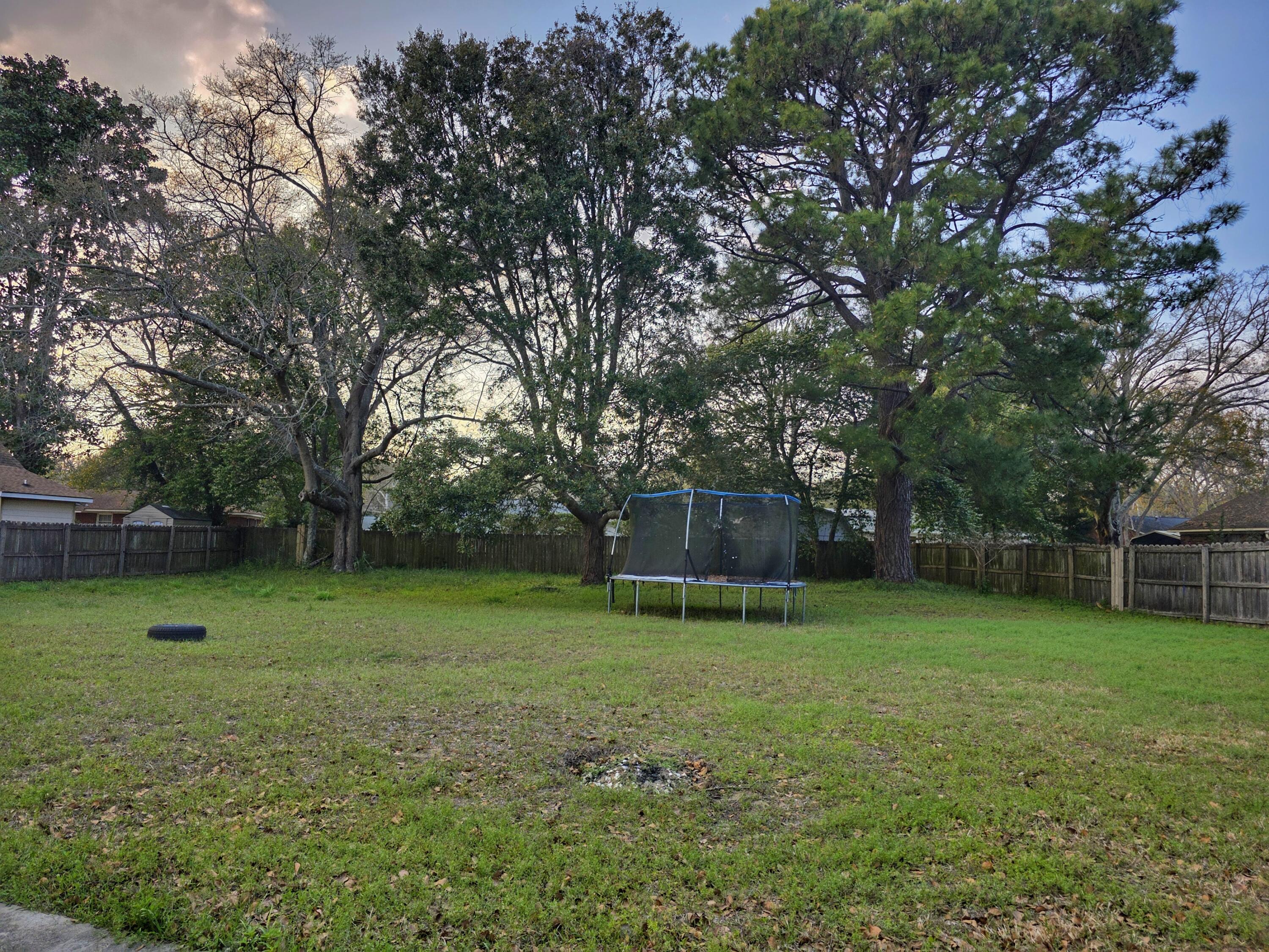 857 Piccadilly Circle