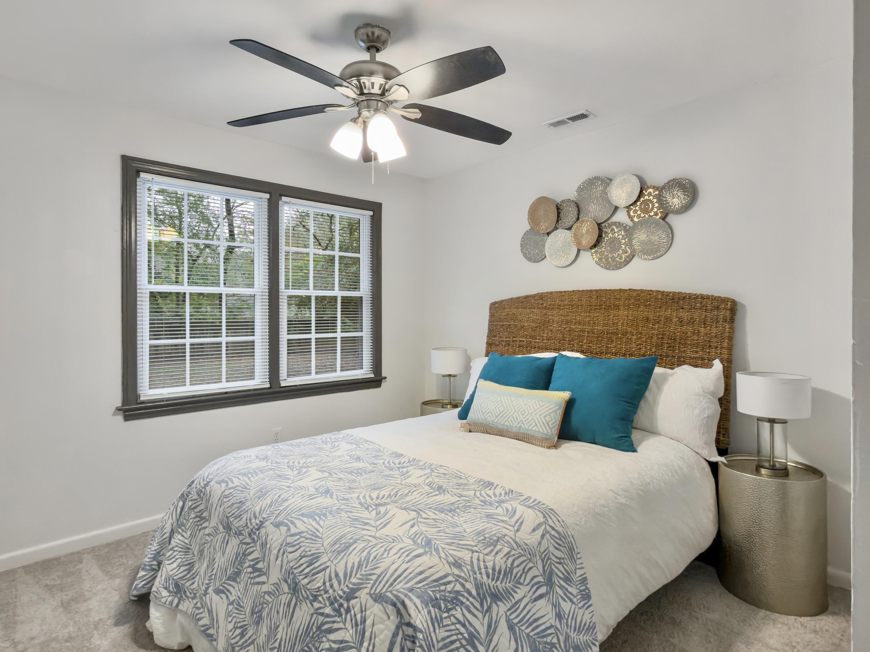 2632 Ridgewood Avenue