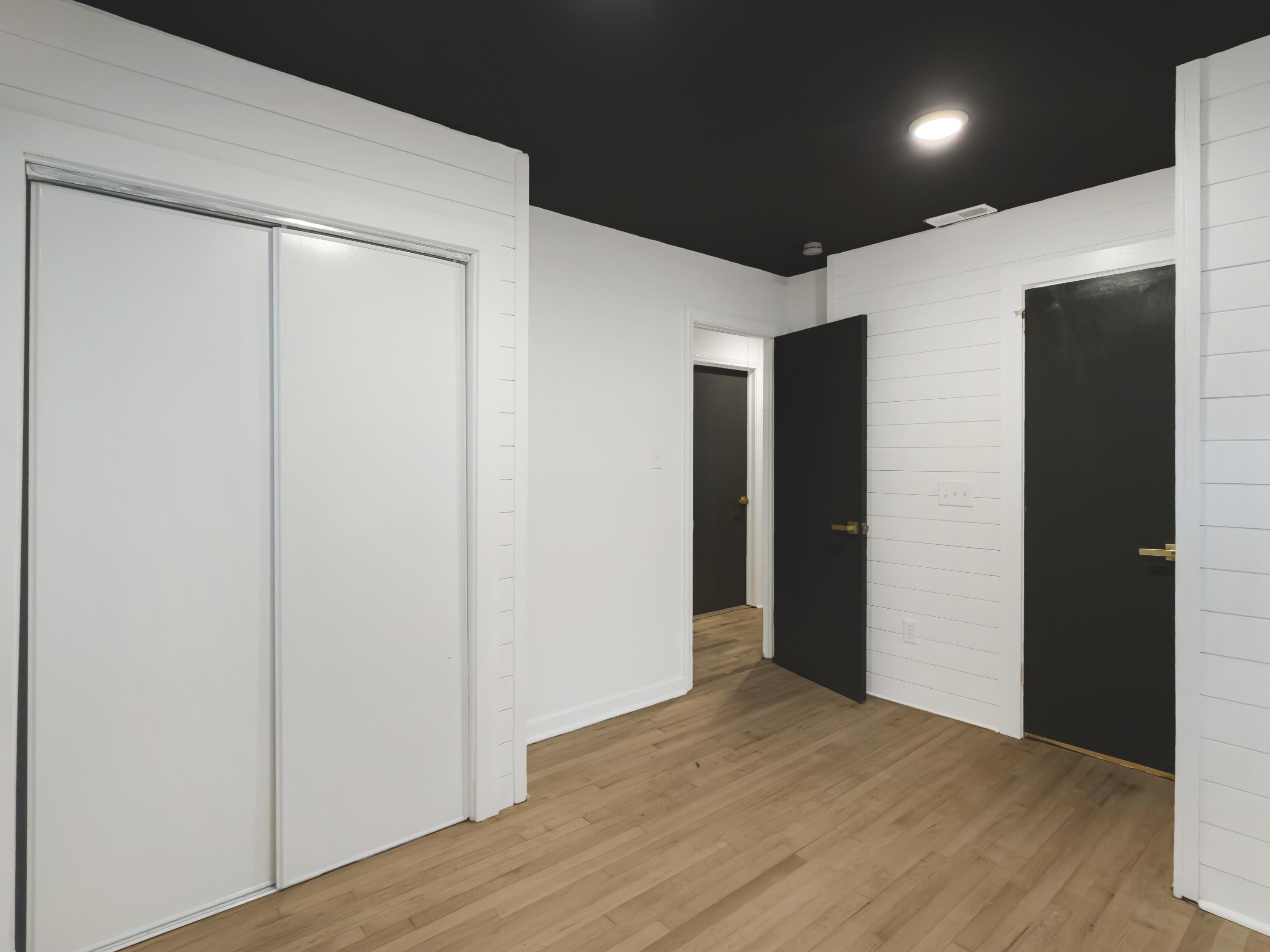 2632 Ridgewood Avenue