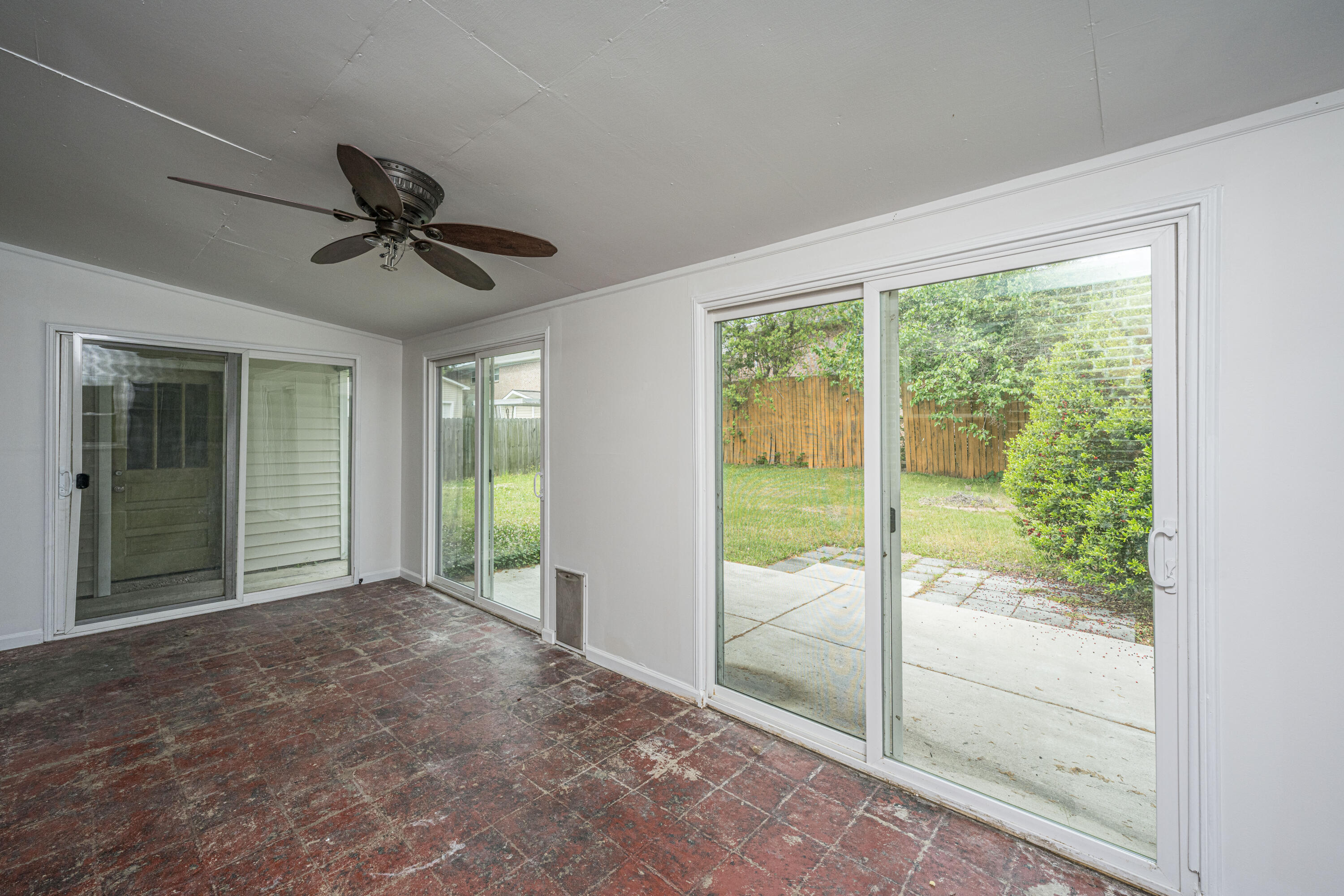 1010 W Recess Road
